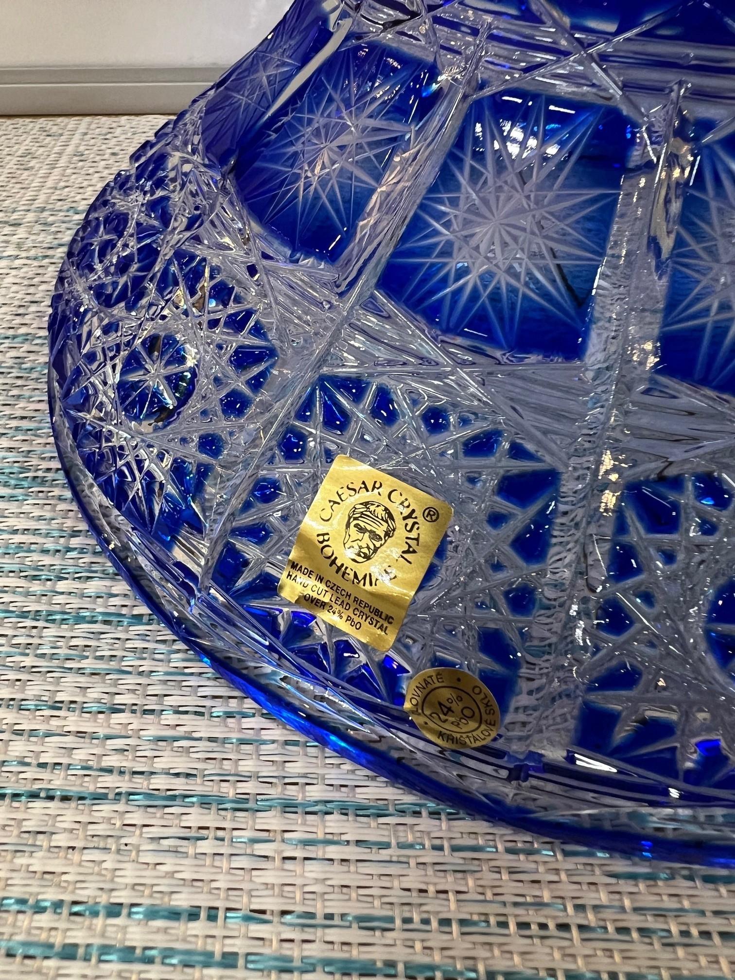 Grand vase à piédestal en cristal de plomb taillé à la main, compote Caesar Crystal Bohemiae Co. en vente 8