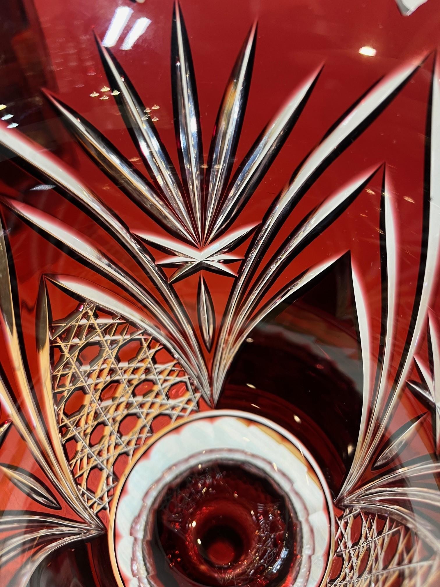 Grand vase à piédestal en cristal de plomb taillé à la main, compote Caesar Crystal Bohemiae Co. en vente 8