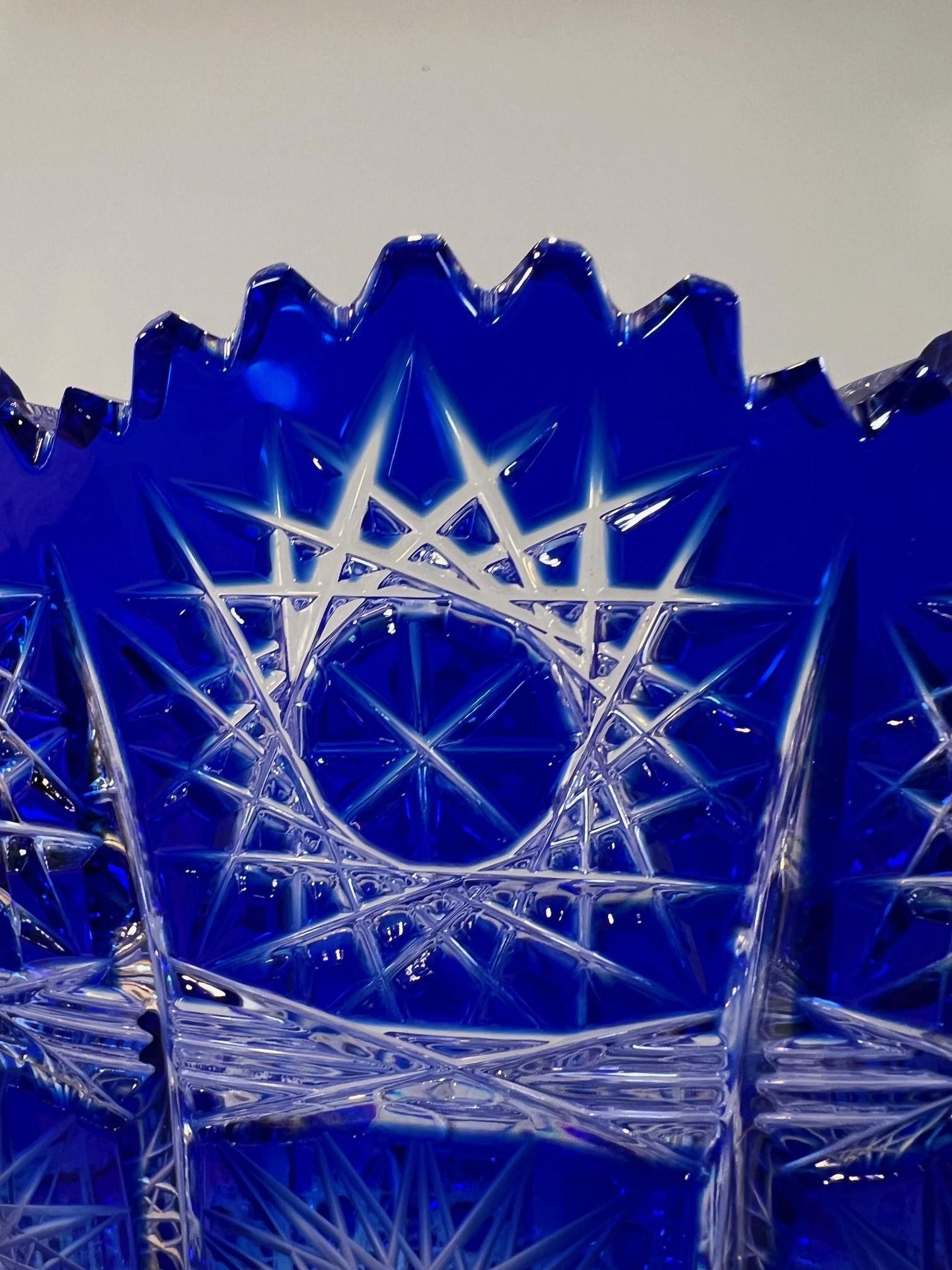 Grand vase à piédestal en cristal de plomb taillé à la main, compote Caesar Crystal Bohemiae Co. en vente 2