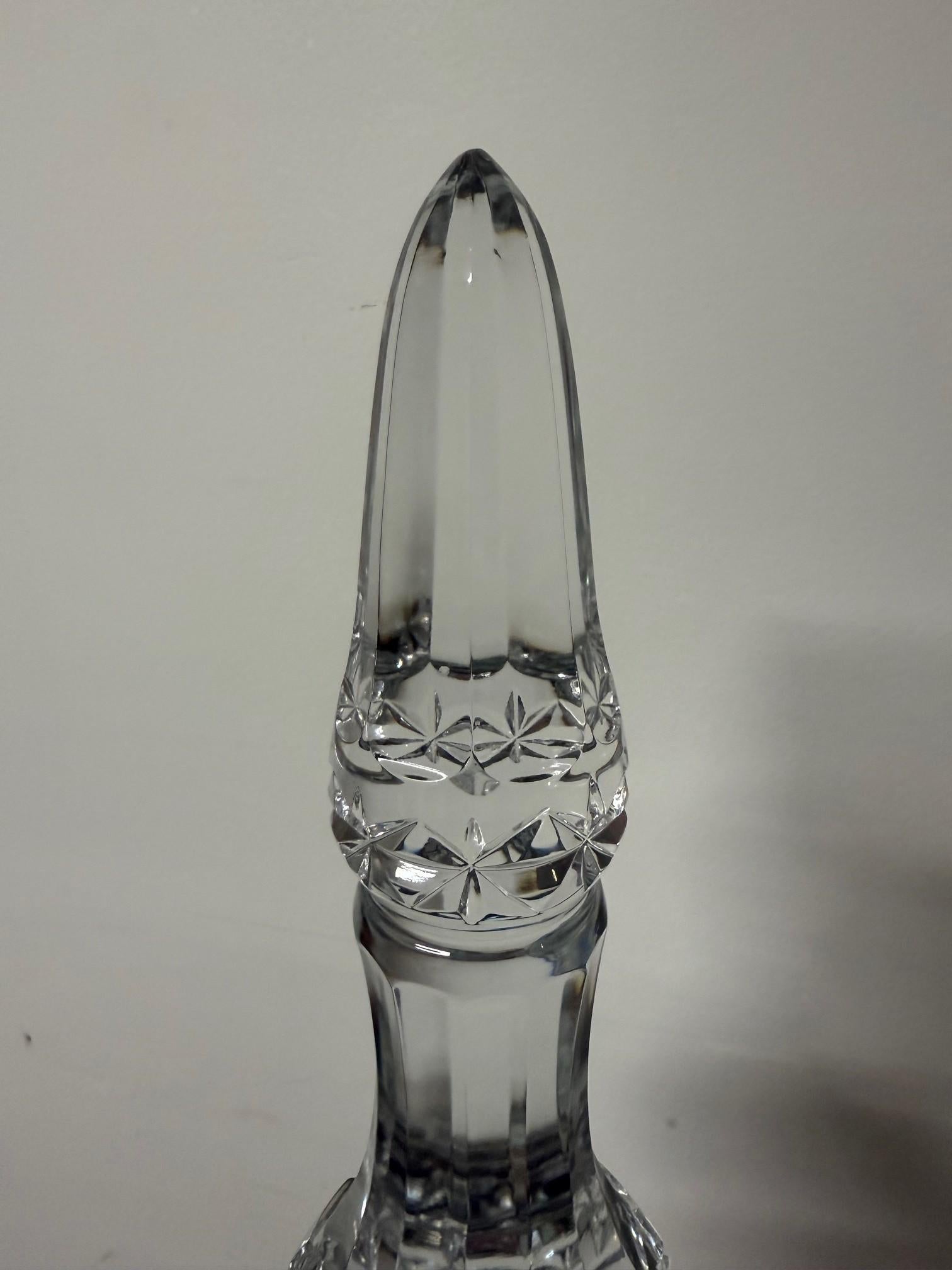 Decantador alto rojo rubí de cristal de plomo tallado a mano de Caesar Crystal Bohemiae Co. en venta 5