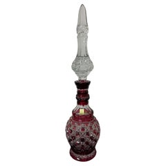Decantador alto rojo rubí de cristal de plomo tallado a mano de Caesar Crystal Bohemiae Co.