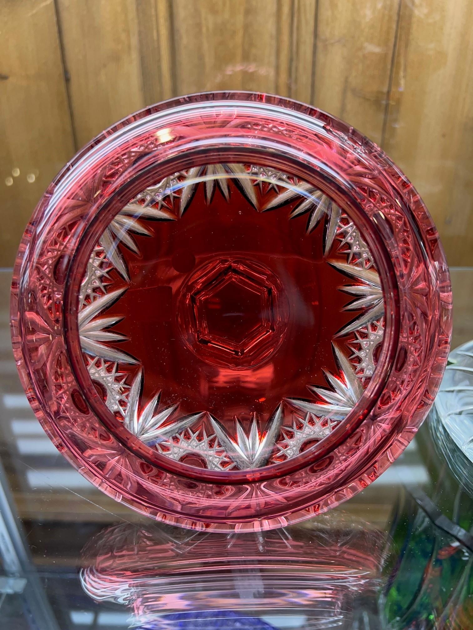 Große Urne aus handgeschliffenem Bleikristall, Schale auf Sockel von Caesar Crystal Bohemiae Co. im Angebot 6