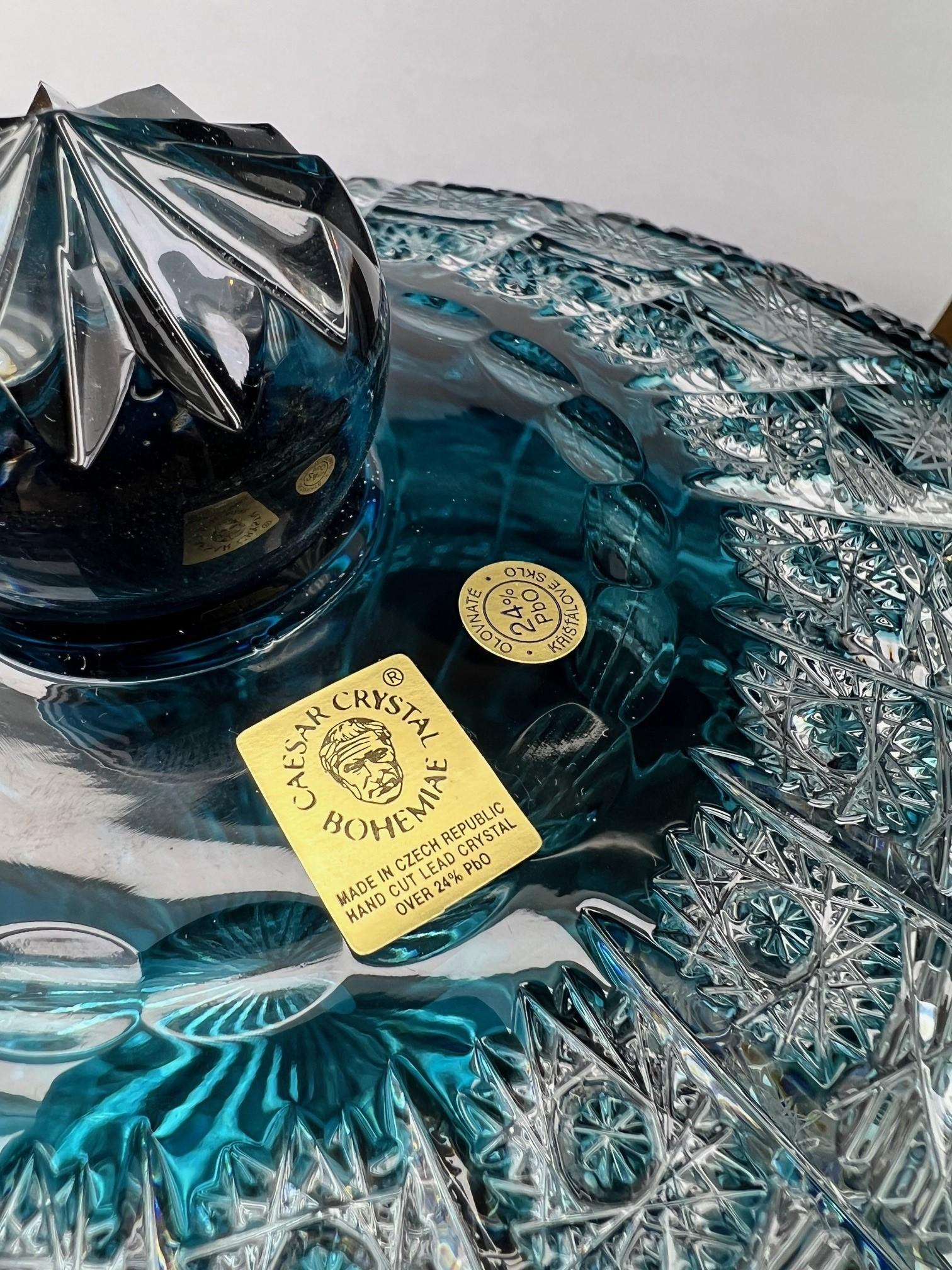 Plat à bonbons sarcelle en cristal de plomb taillé à la main avec couvercle par Caesar Crystal Bohemiae Co. en vente 5