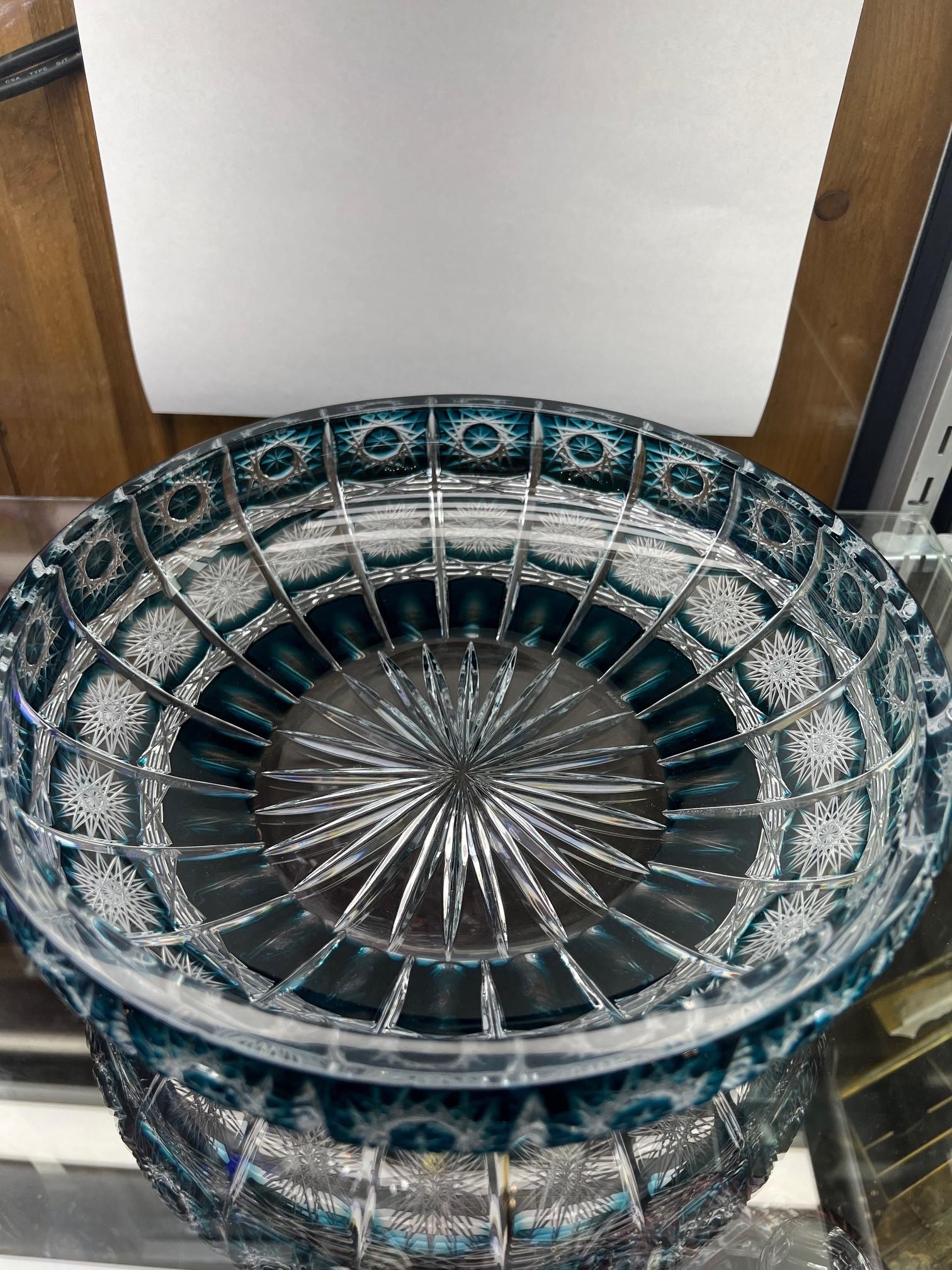 Plat à bonbons sarcelle en cristal de plomb taillé à la main avec couvercle par Caesar Crystal Bohemiae Co. en vente 2