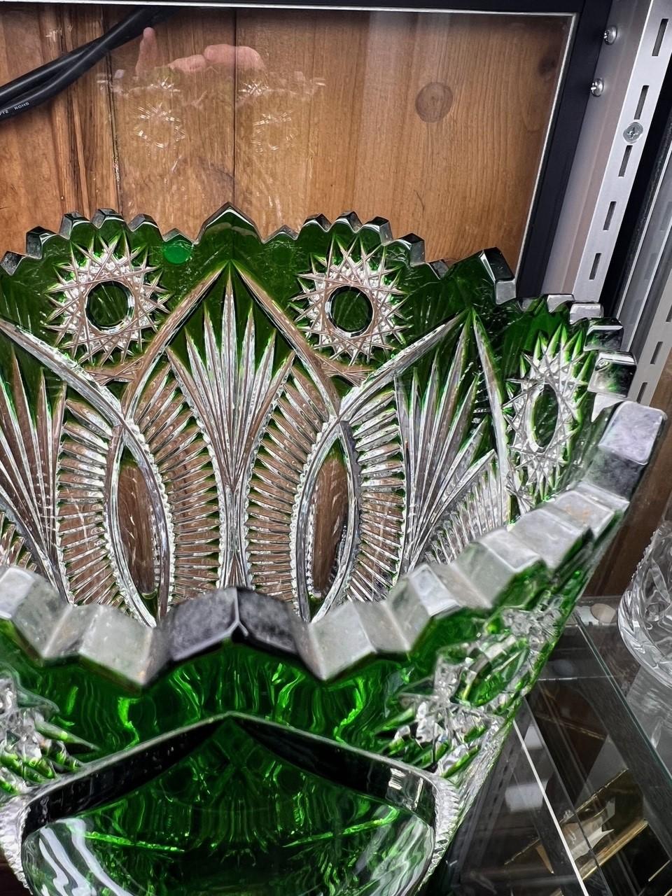 Vase en cristal de plomb taillé à la main par Caesar Crystal Bohemiae Co. Tchèque. en vente 6