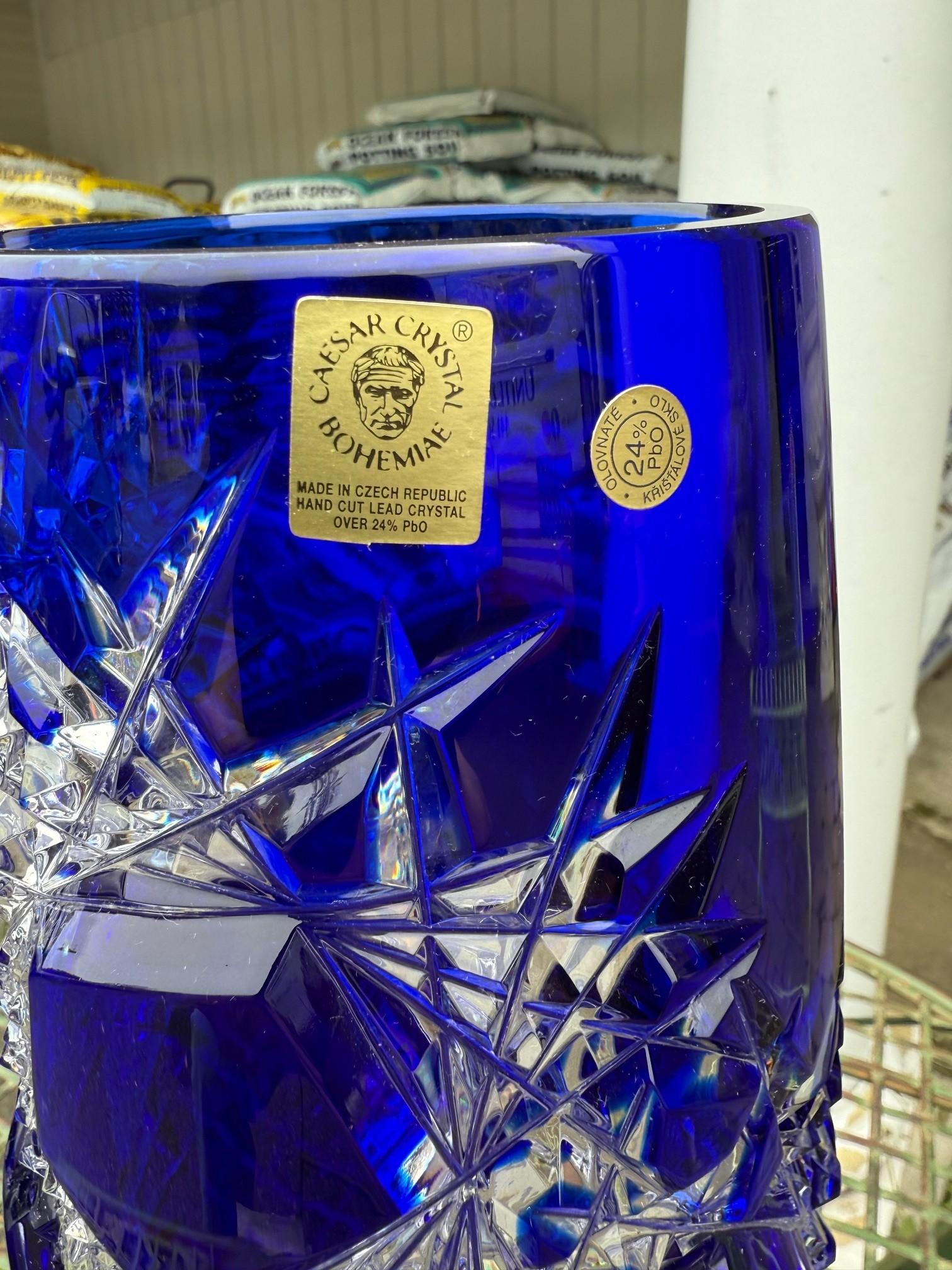 Vase en cristal de plomb taillé à la main par Caesar Crystal Bohemiae Co. République tchèque en vente 5