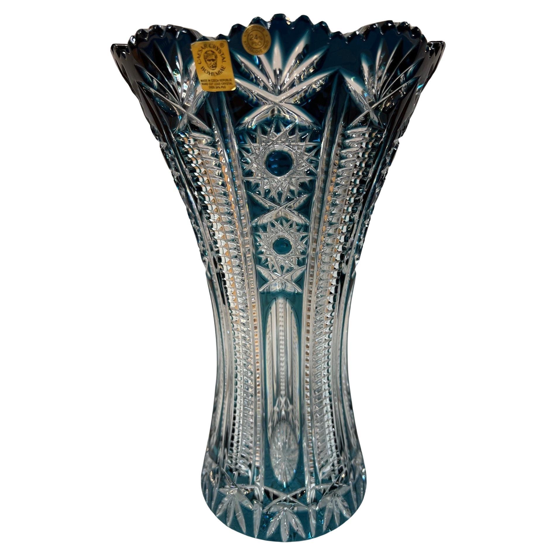 Vase en cristal de plomb taillé à la main de couleur sarcelle par Caesar Crystal Bohemiae Co. République tchèque en vente
