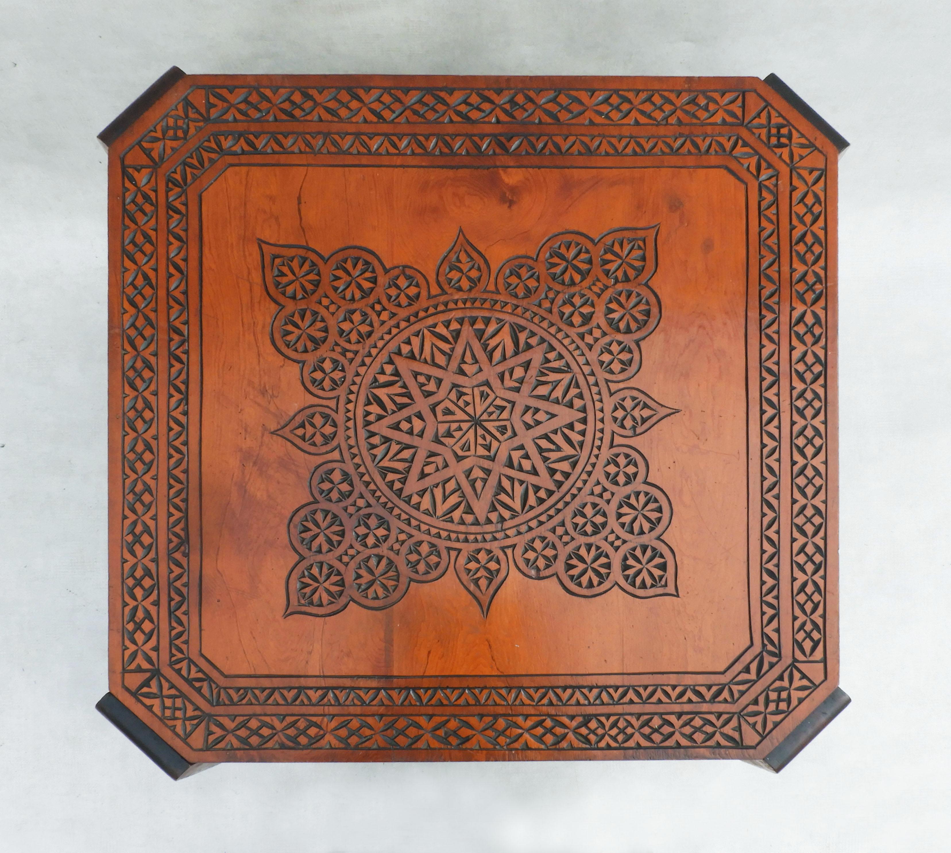 Hand Decorated Mid Century Moroccan Coffee Table c1950 In Good Condition For Sale In Trensacq, FR