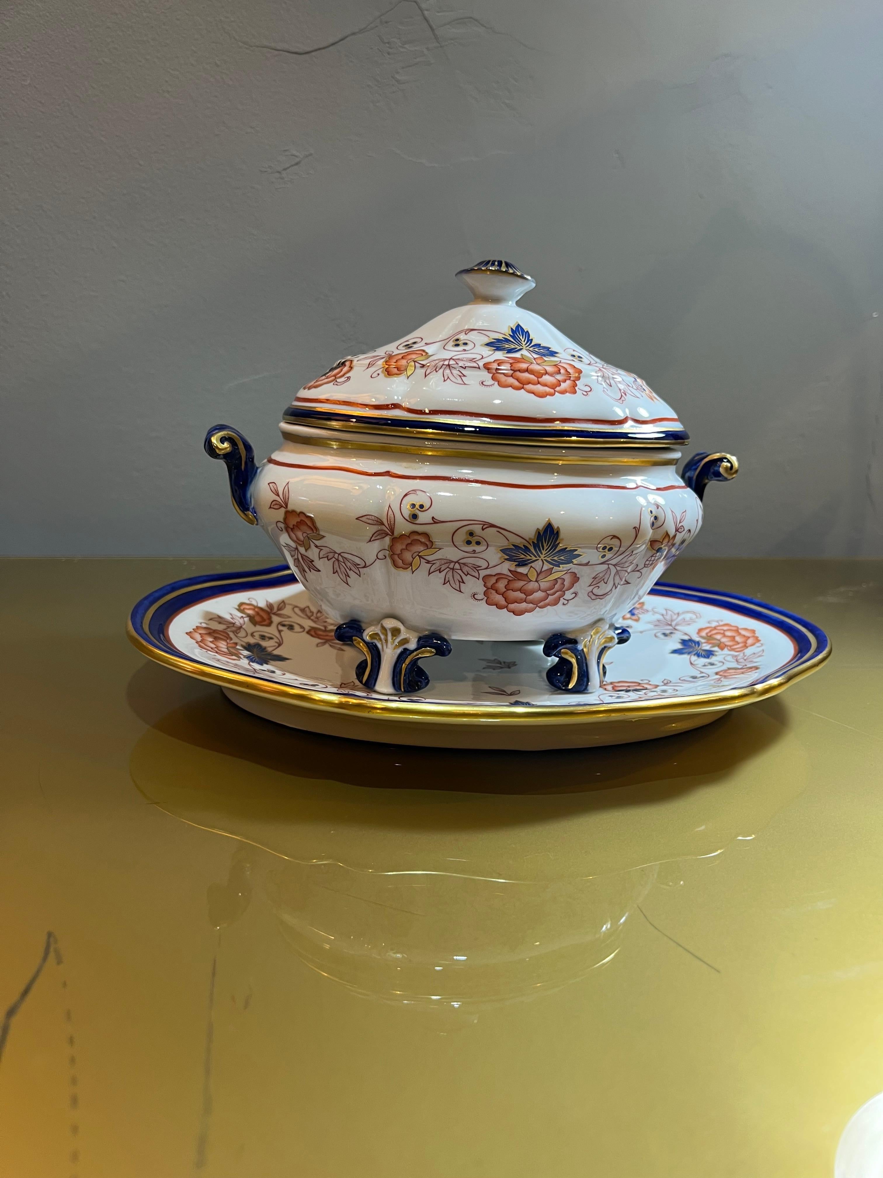 Sopera de porcelana de Sévres de los años 50 decorada a mano French en venta