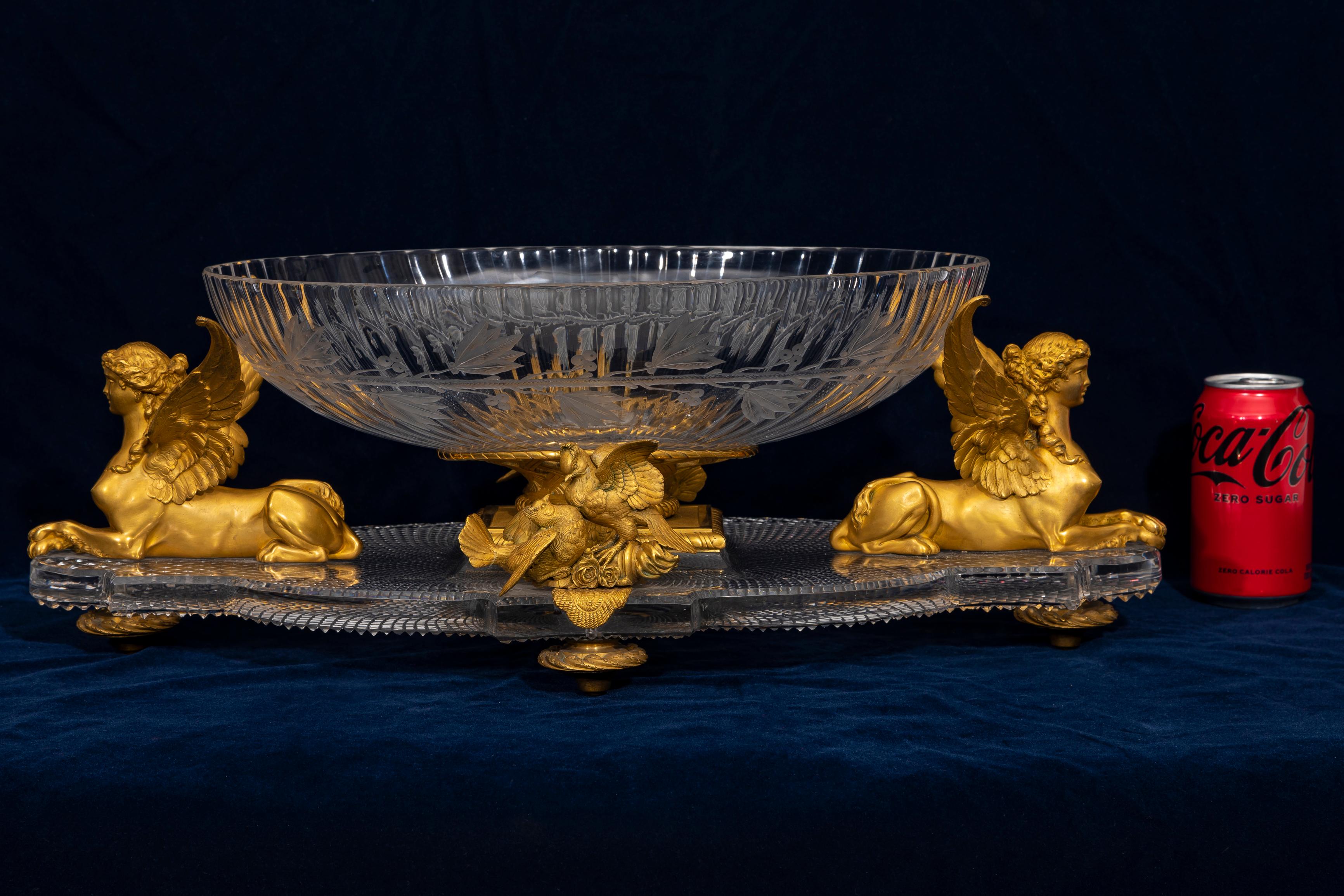 Centre de table/Surtout de table Baccarat en cristal taillé à la main et monté en bronze doré Bon état - En vente à New York, NY