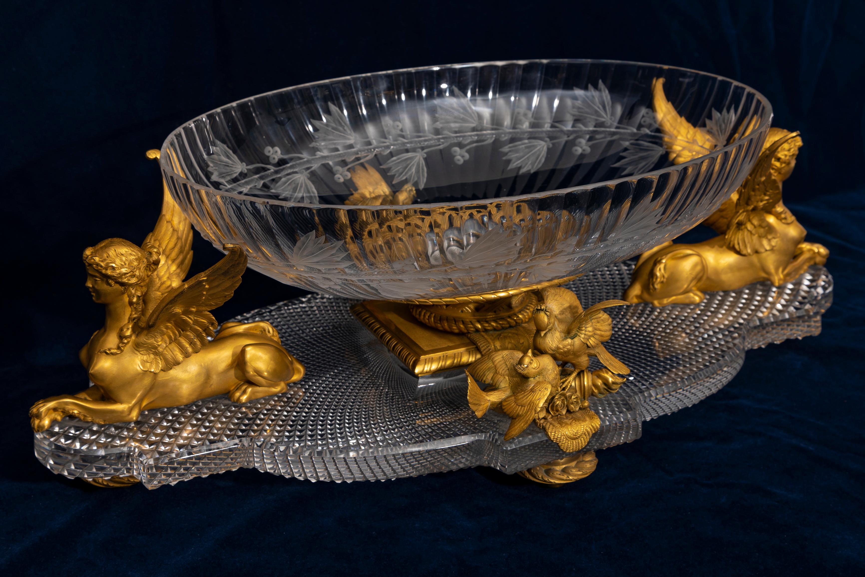 Fin du XIXe siècle Centre de table/Surtout de table Baccarat en cristal taillé à la main et monté en bronze doré en vente