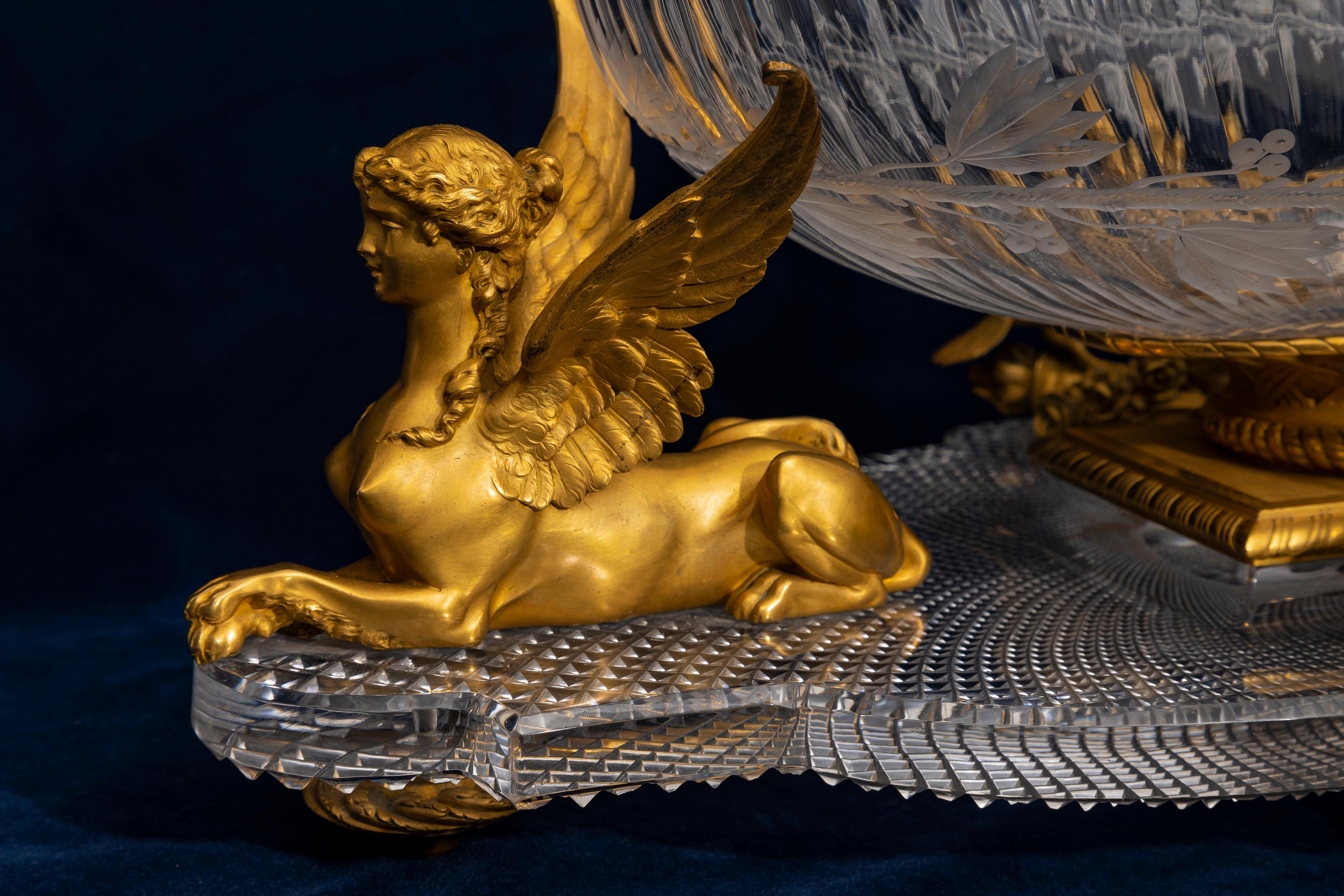Cristal Centre de table/Surtout de table Baccarat en cristal taillé à la main et monté en bronze doré en vente