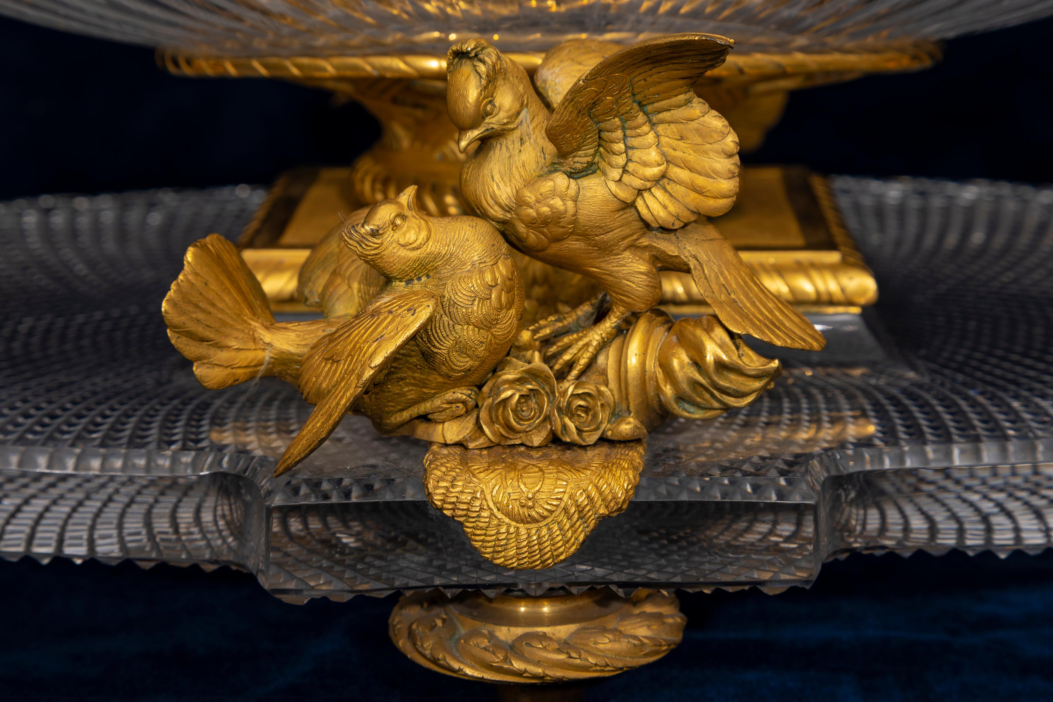 Centre de table/Surtout de table Baccarat en cristal taillé à la main et monté en bronze doré en vente 1