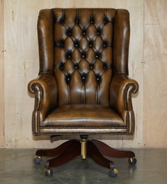 Handgefärbter, AGED BROWN LEATHER CHESTERFIELD WiNGBACK OFFICE SWIVEL ARMCHAIR