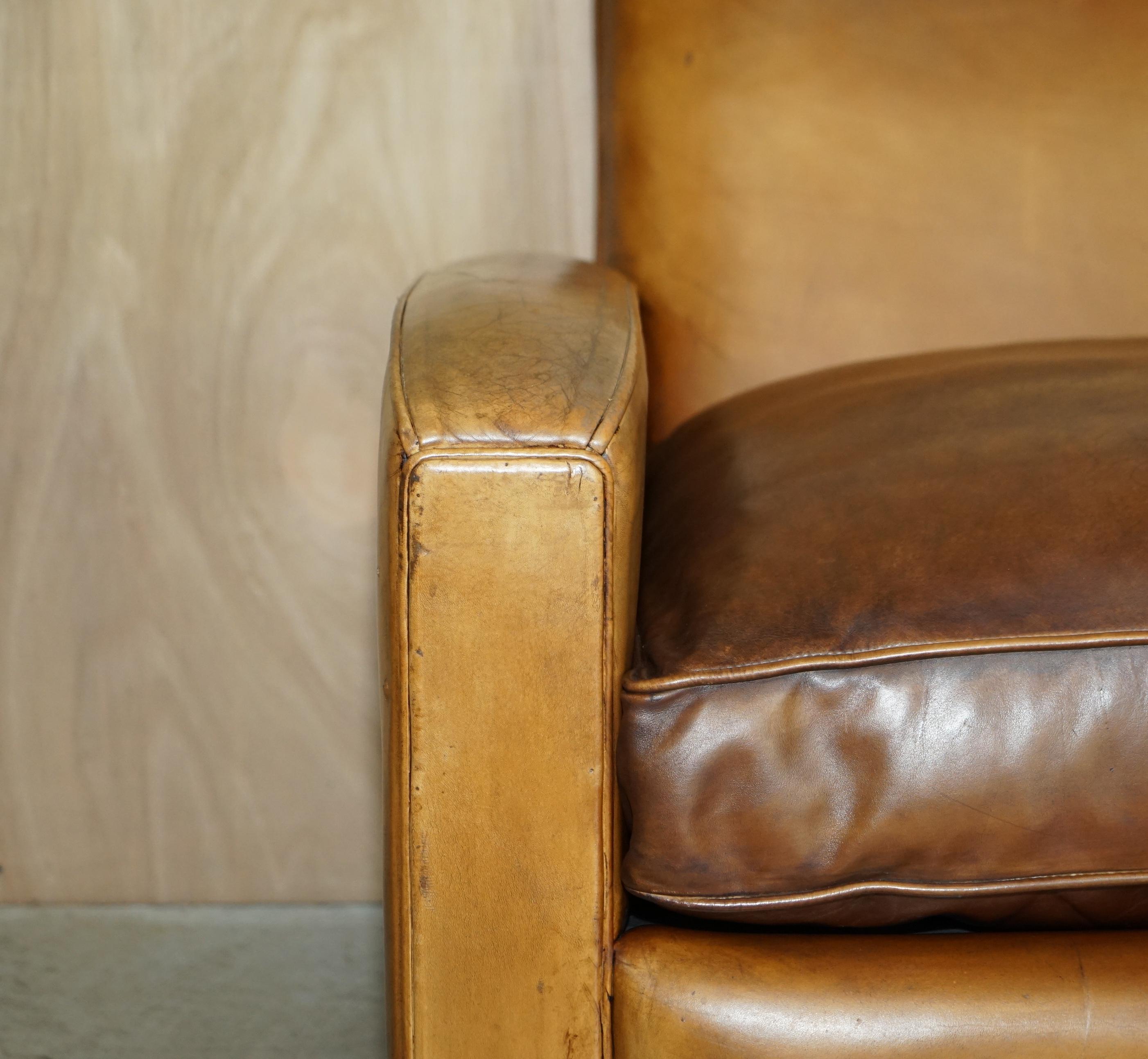 Handgefärbtes braunes Leder Art Deco Odeon-Stil Dreisitzer-Sofa mit Federn (Englisch) im Angebot