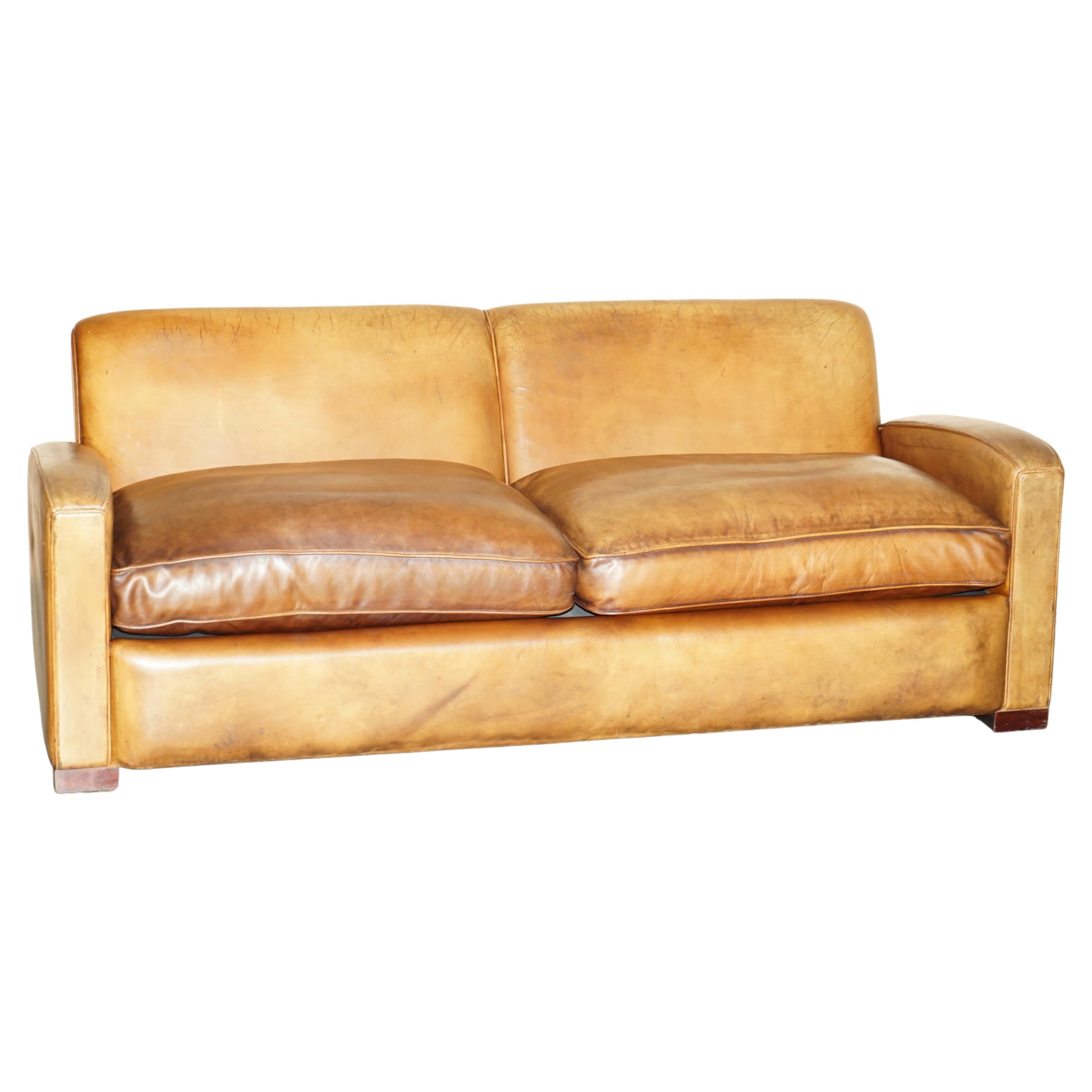 Handgefärbtes braunes Leder Art Deco Odeon-Stil Dreisitzer-Sofa mit Federn