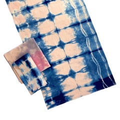 Camino de Mesa de Lino Teñido a Mano, Rosa y Azul Índigo Patrón Abstracto