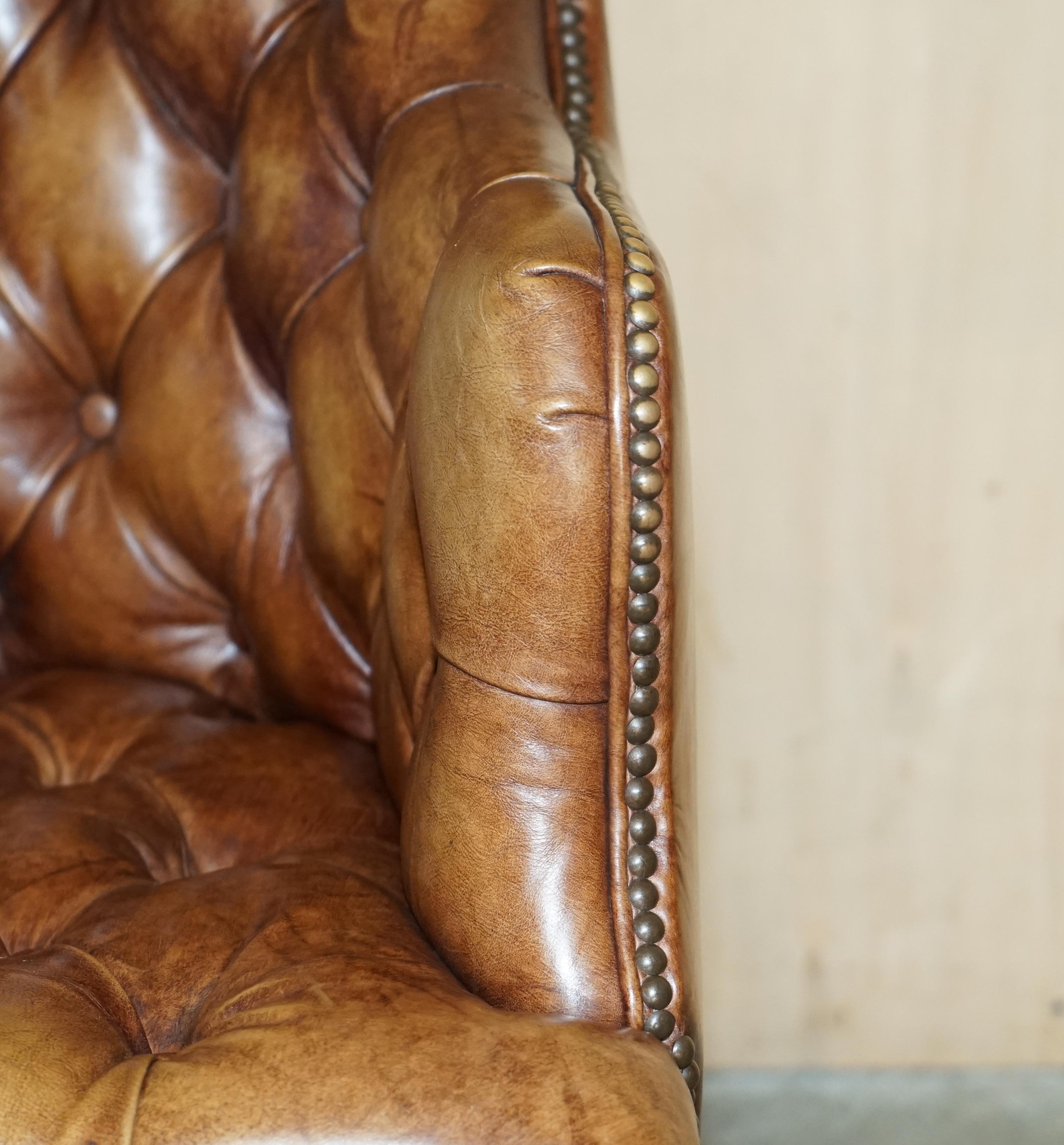 HAND DYED VINTAGE AGED BROWN LEATHER CHESTERFIELD CAPTAINS SWIVEL OFFICE CHAIr For Sale 1