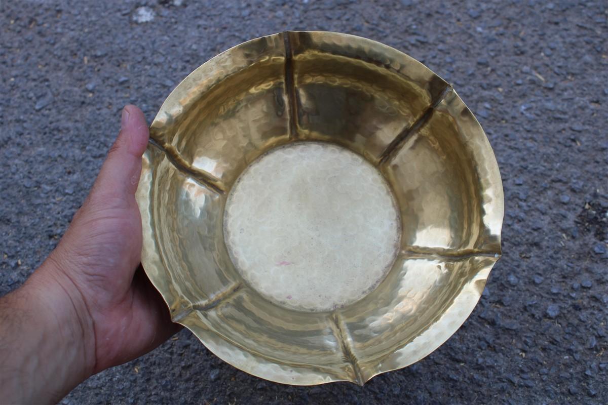 Mid-Century Modern Hand-Embossed Bowl Hammered 1970s Italian Design Brass Gold