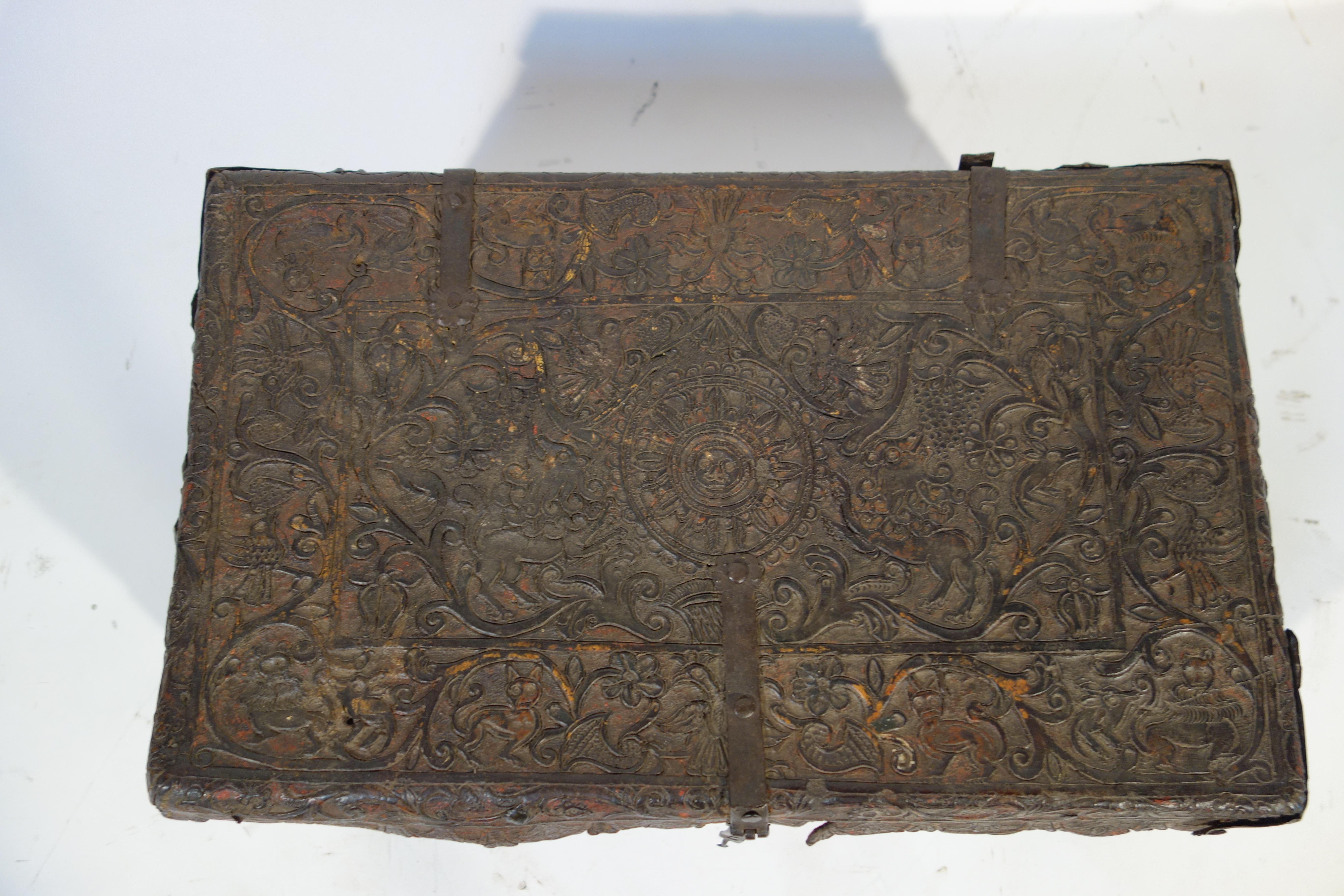 Hand-Embossed Leather Trunk with Polychromy, 18th Century For Sale 2