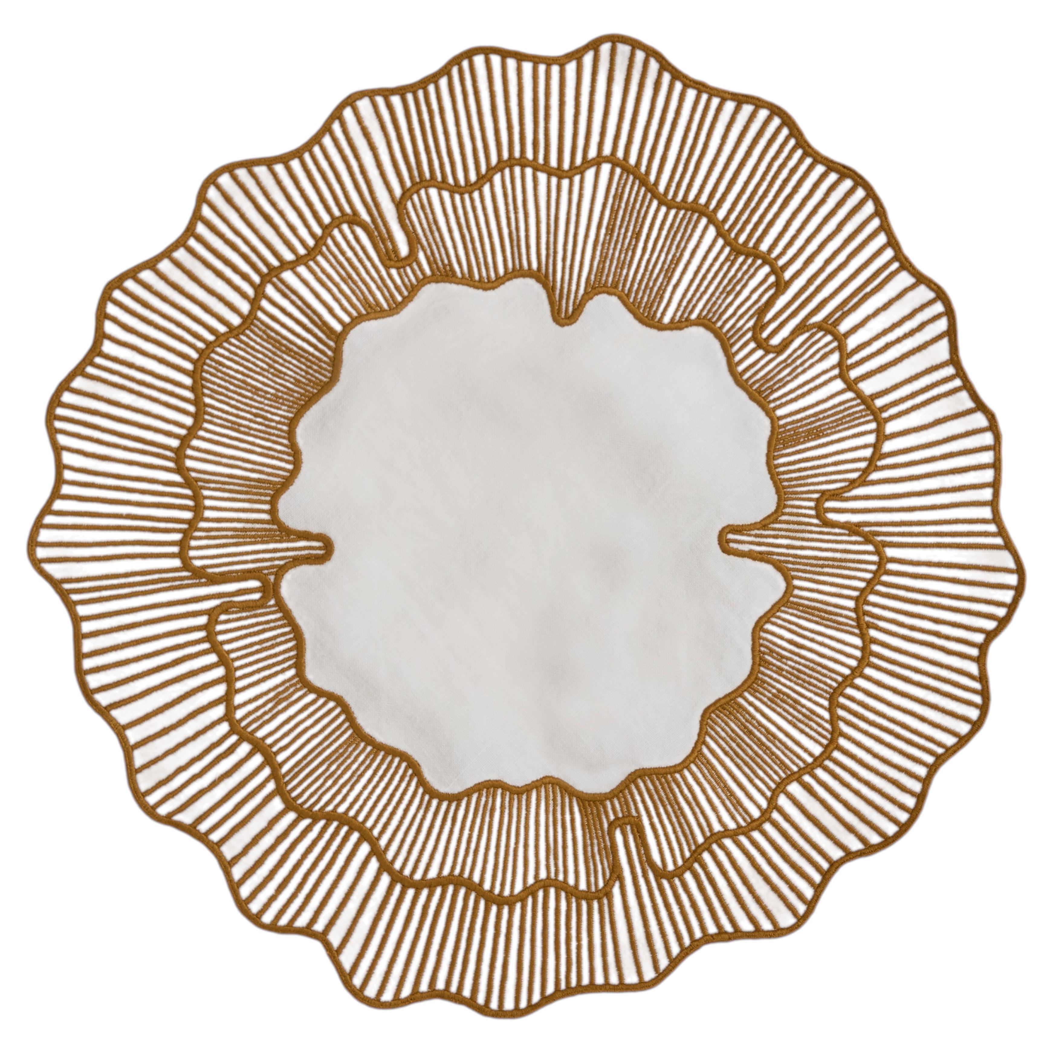 Sets de table « Circular Elegance » brodés à la main, 16,5" de diamètre (lot de 4)