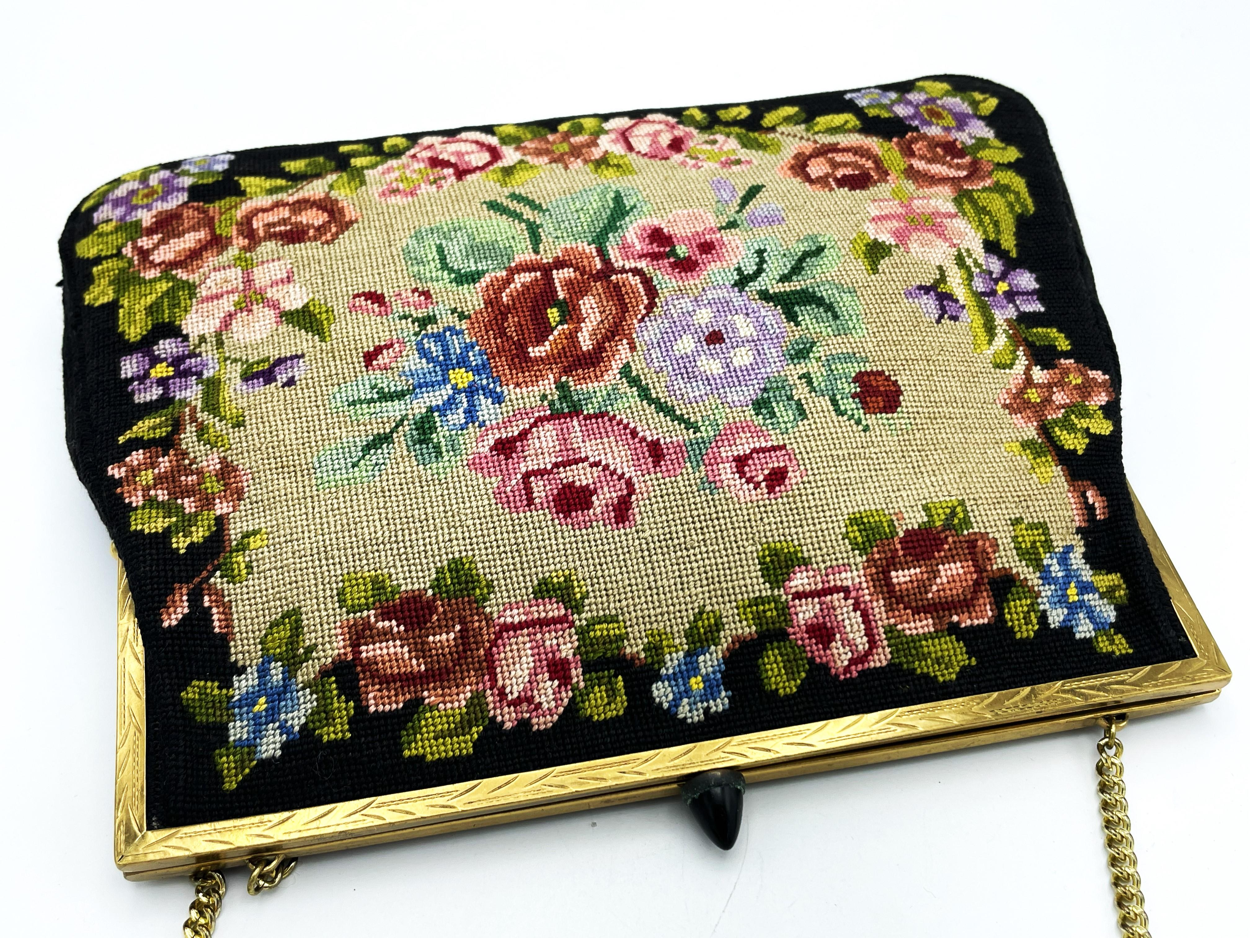 Handbestickte Abendtasche, Petit point, vergoldeter Aufbewahrungsbeutel, 1900 Deutschland  Damen im Angebot