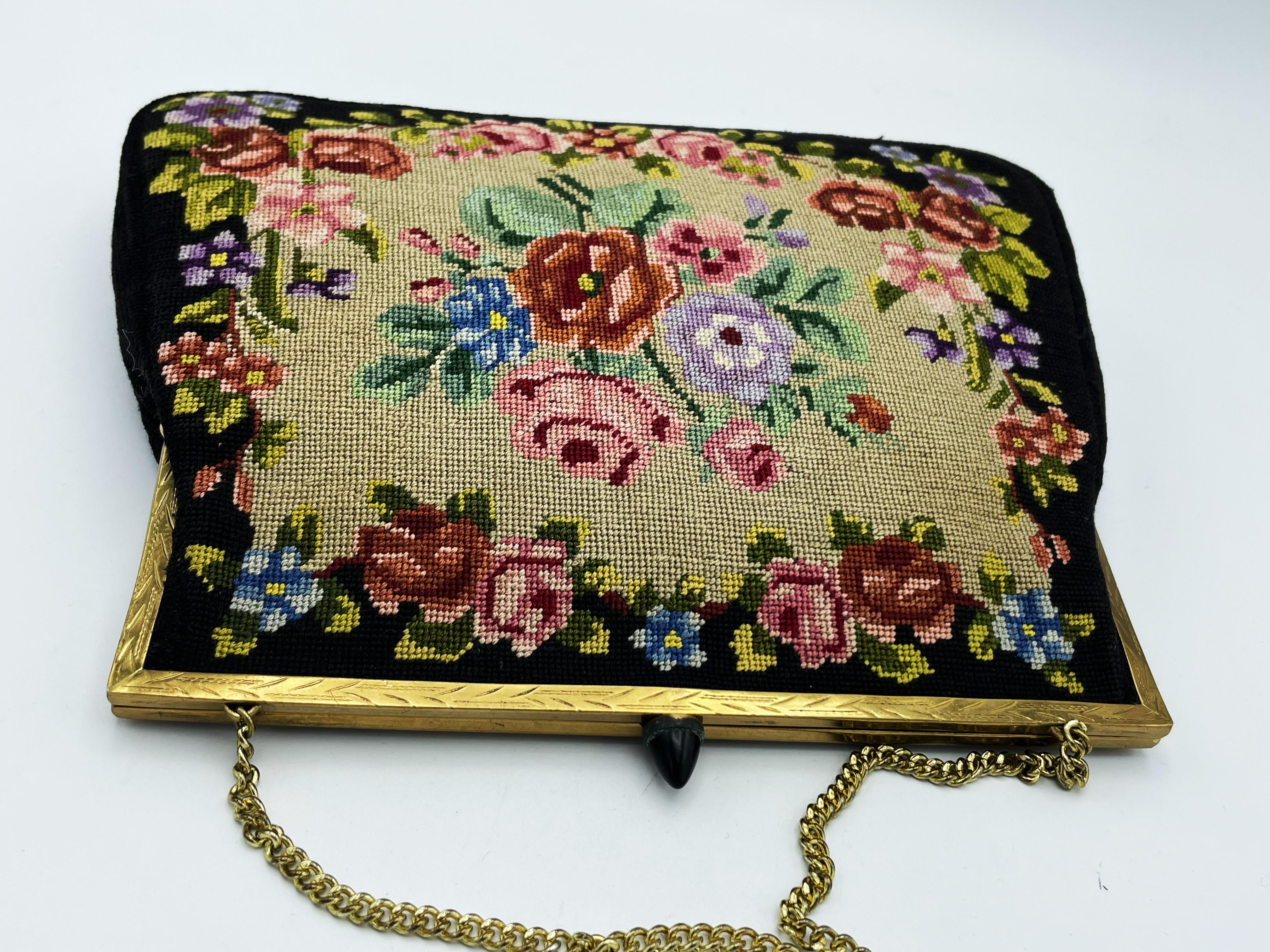 Hand-embroidered evening bag, petit point, gold plated hanger, 1900 Germany  For Sale 1