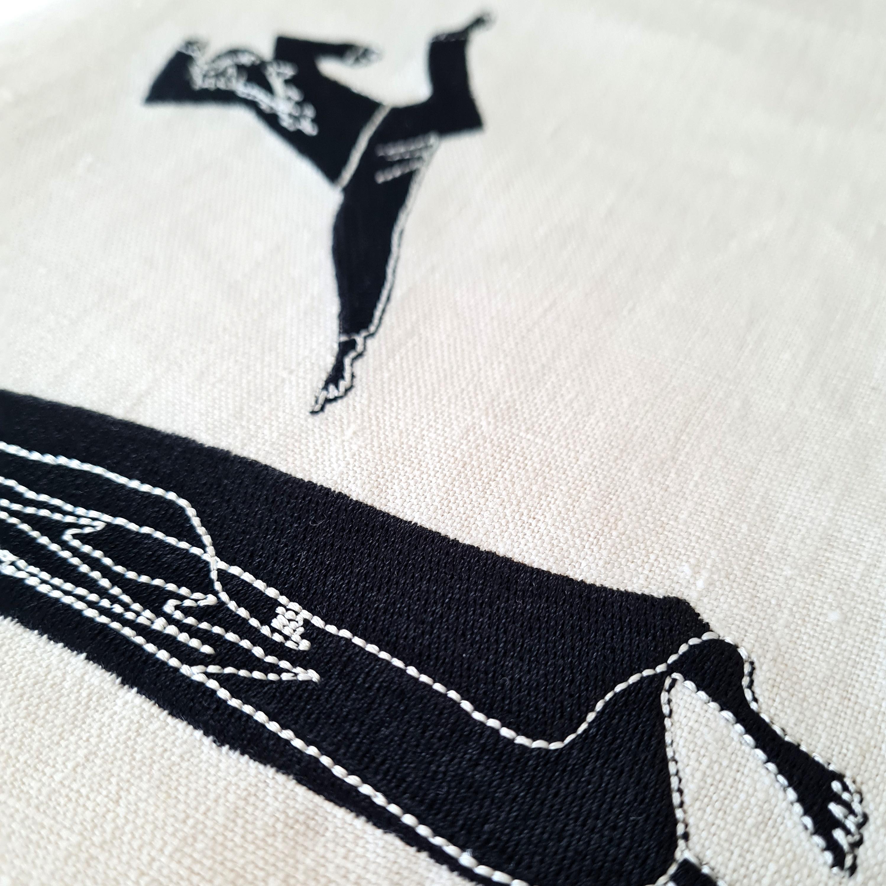 Serviette de table en lin brodée à la main 