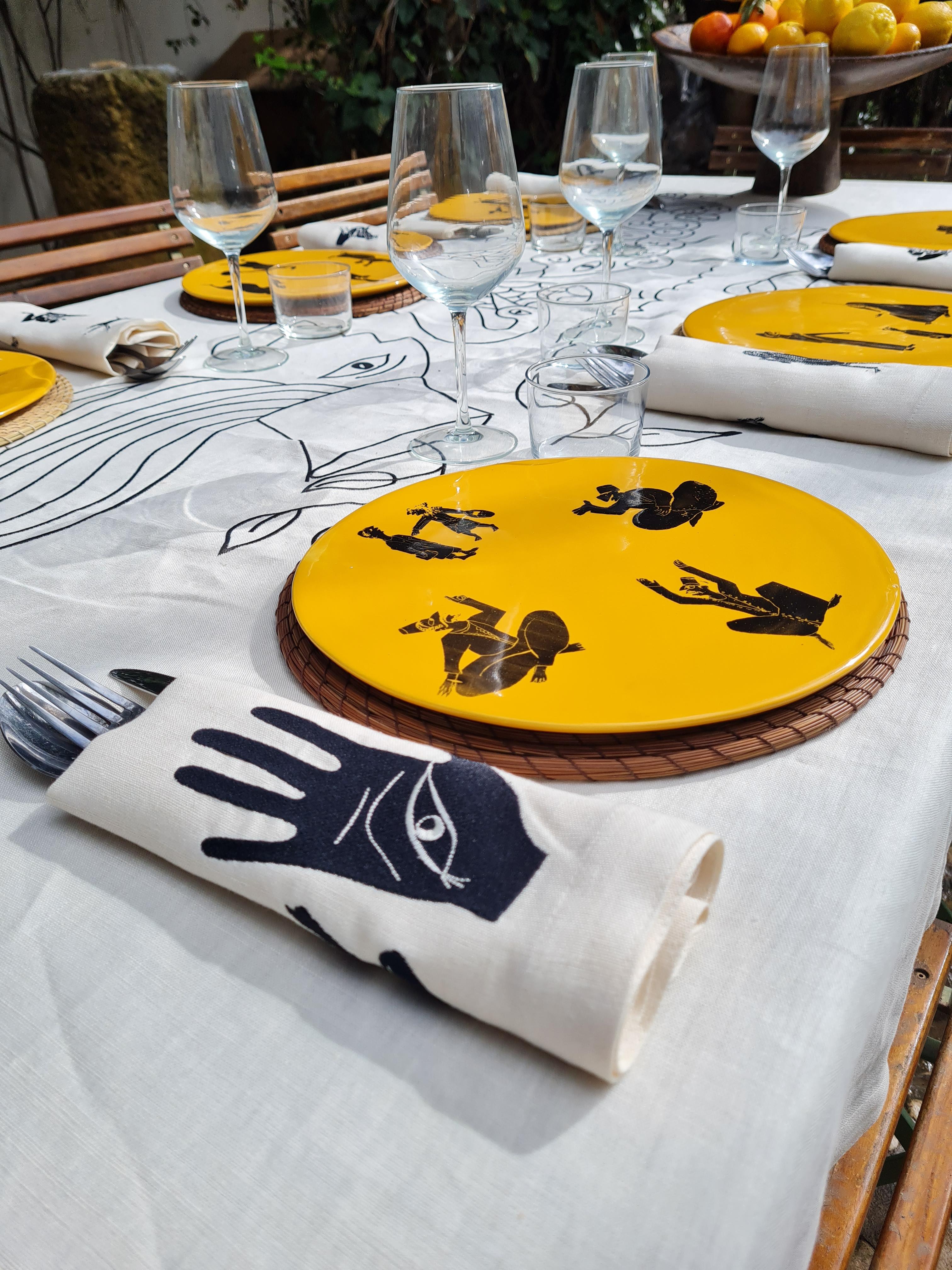 Moderne Serviette de table en lin brodée à la main 