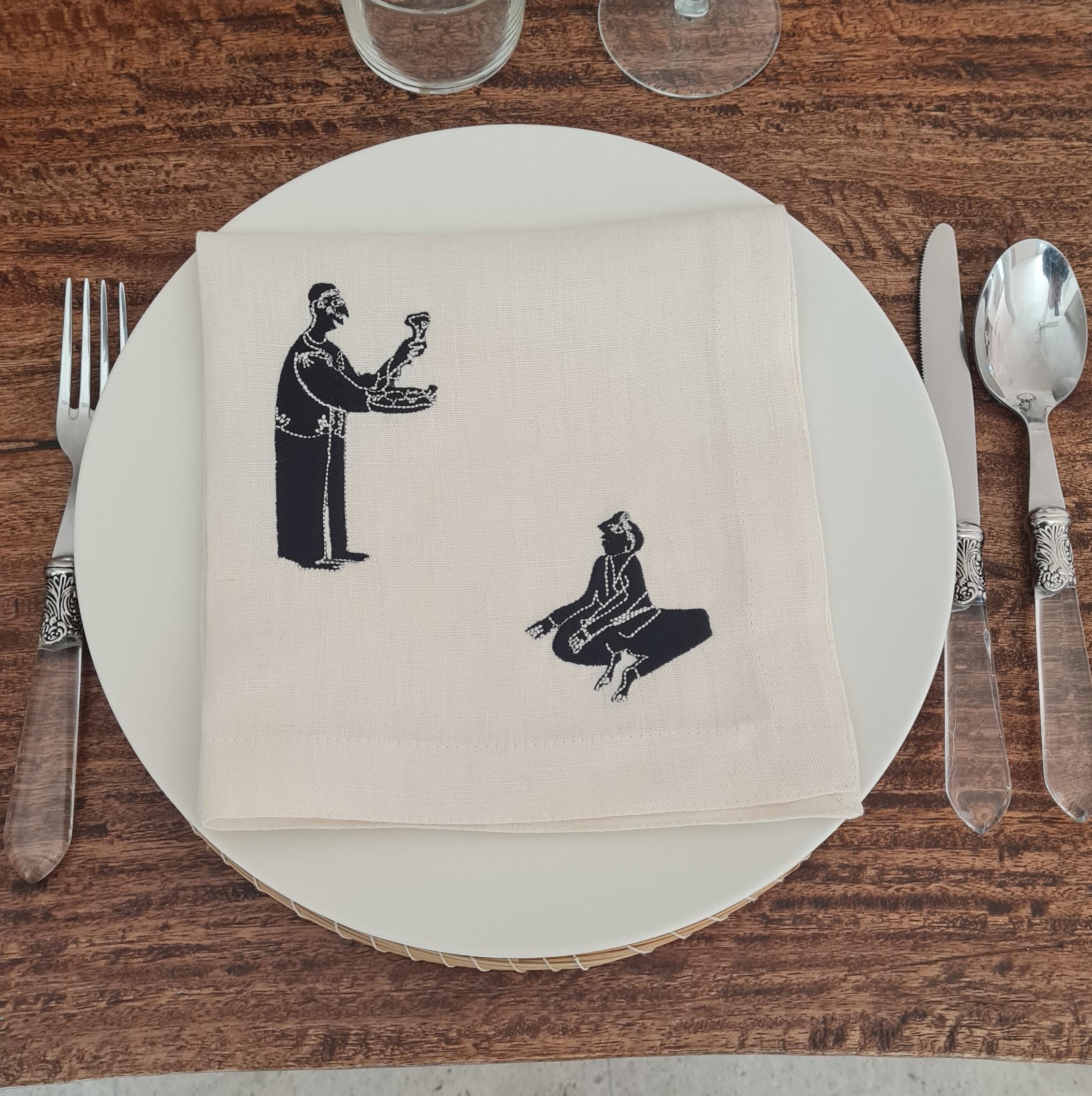 Serviette de table en lin brodée à la main 