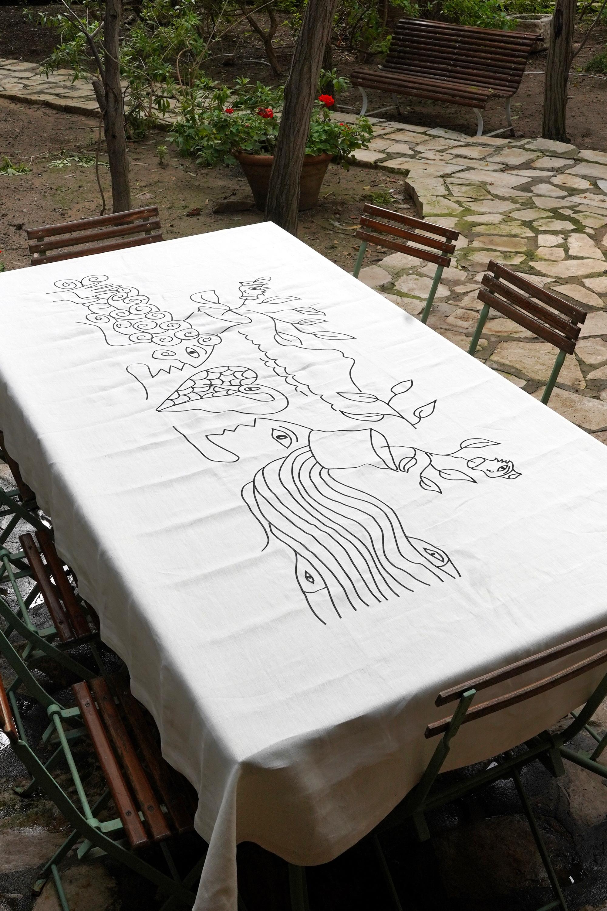 Art déco Nappe en lin brodée à la main, 5' x 8', un chef-d'œuvre du patrimoine tunisien en vente