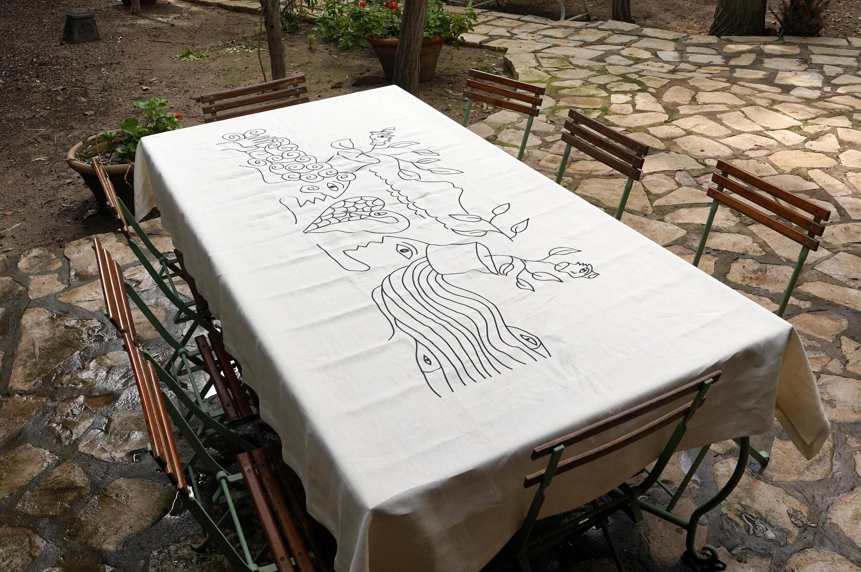 Lin Nappe en lin brodée à la main, 5' x 8', un chef-d'œuvre du patrimoine tunisien en vente