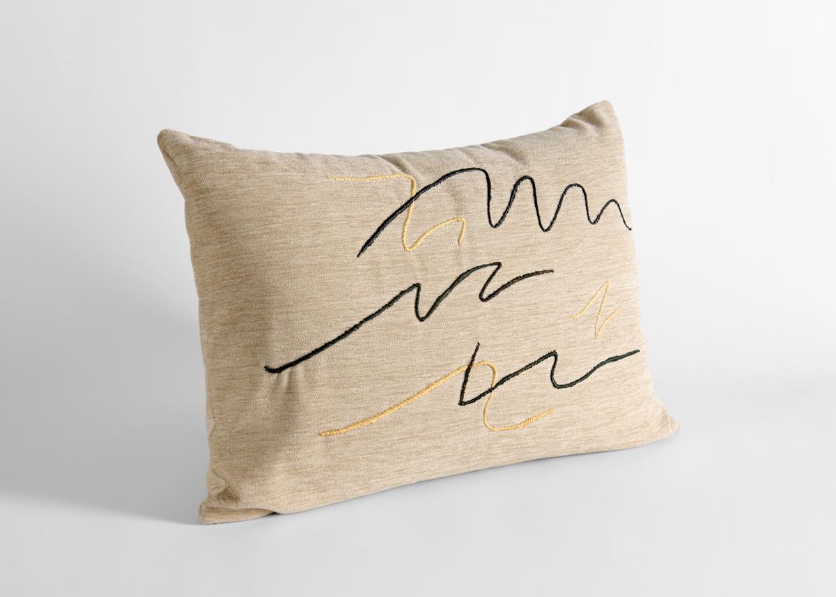 Hand Embroidered Raffia and Linen Cotton Pillow by Miguel Cisterna, France, 2013 In Good Condition For Sale In New York, NY