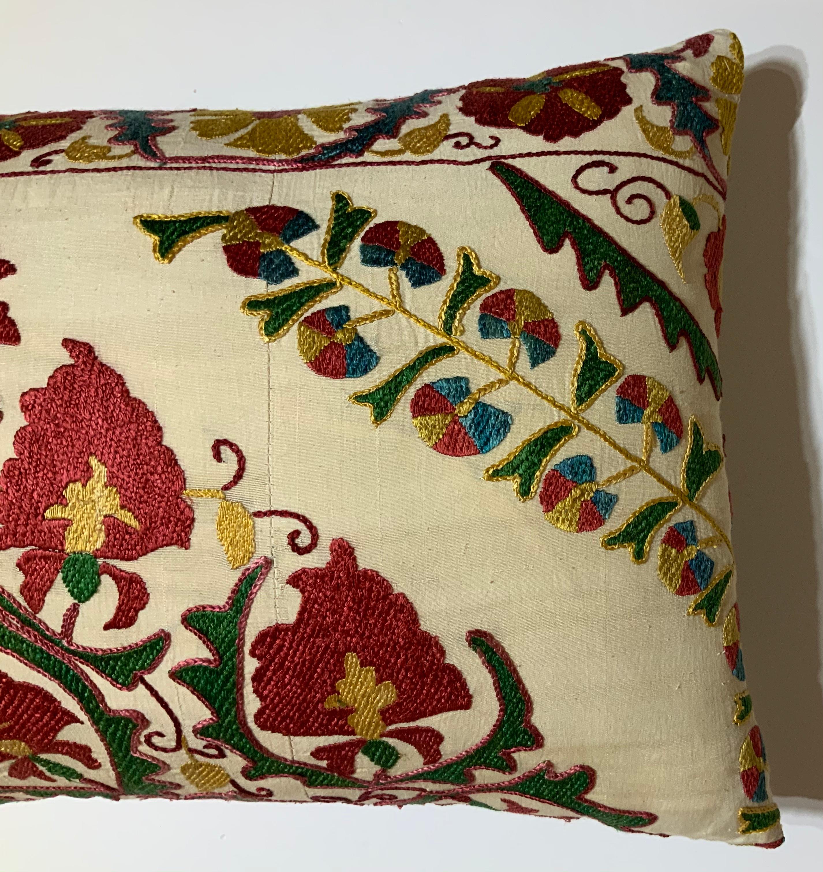 Beautiful pillow made of hand embroidery silk, on cream color background, exceptional flowers and vine motifs all around, cotton backing, fresh new insert.