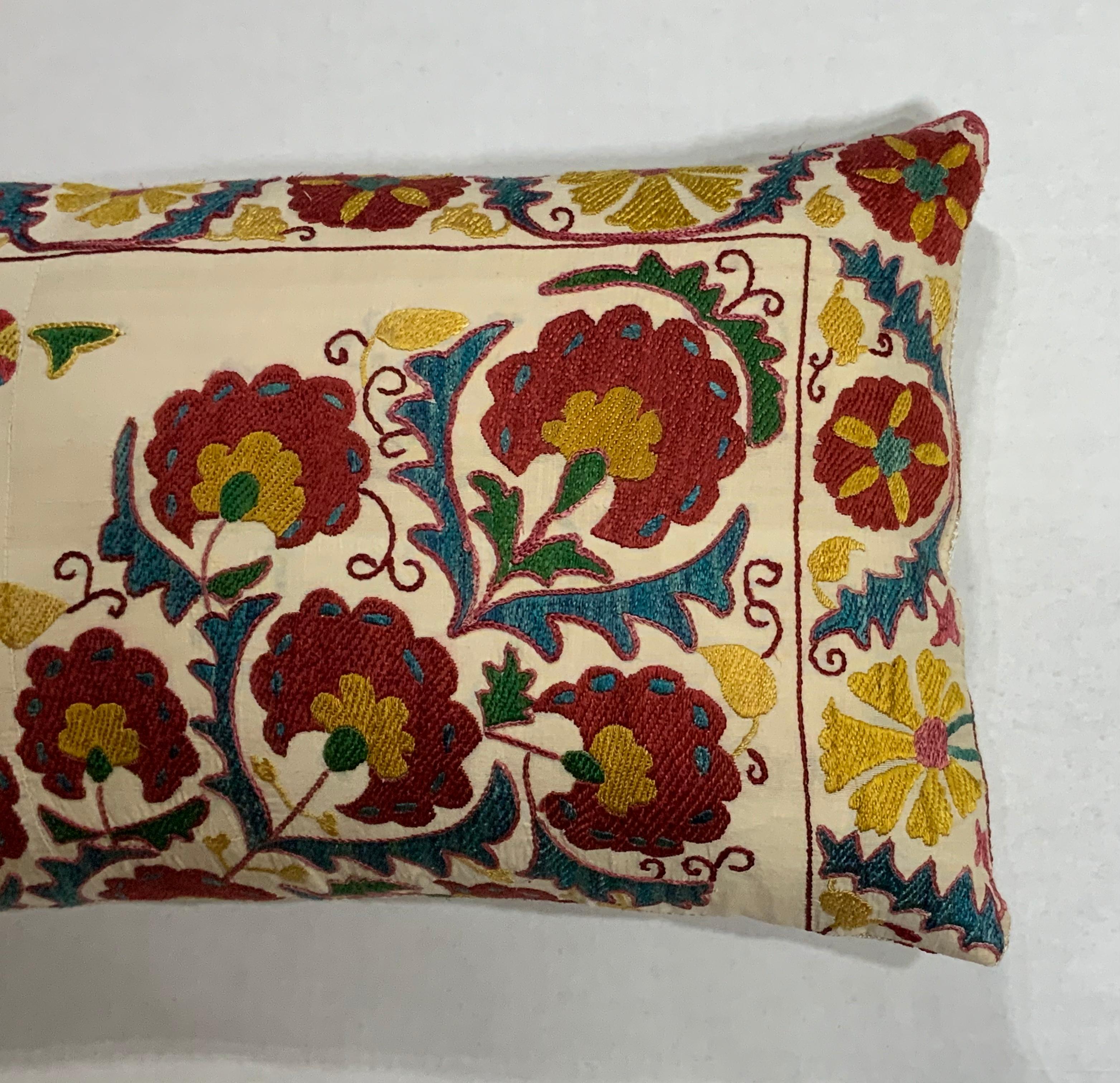 Beautiful pillow made of hand embroidery silk, on cream color background, exceptional flowers and vine motifs all around, cotton backing, fresh new insert.