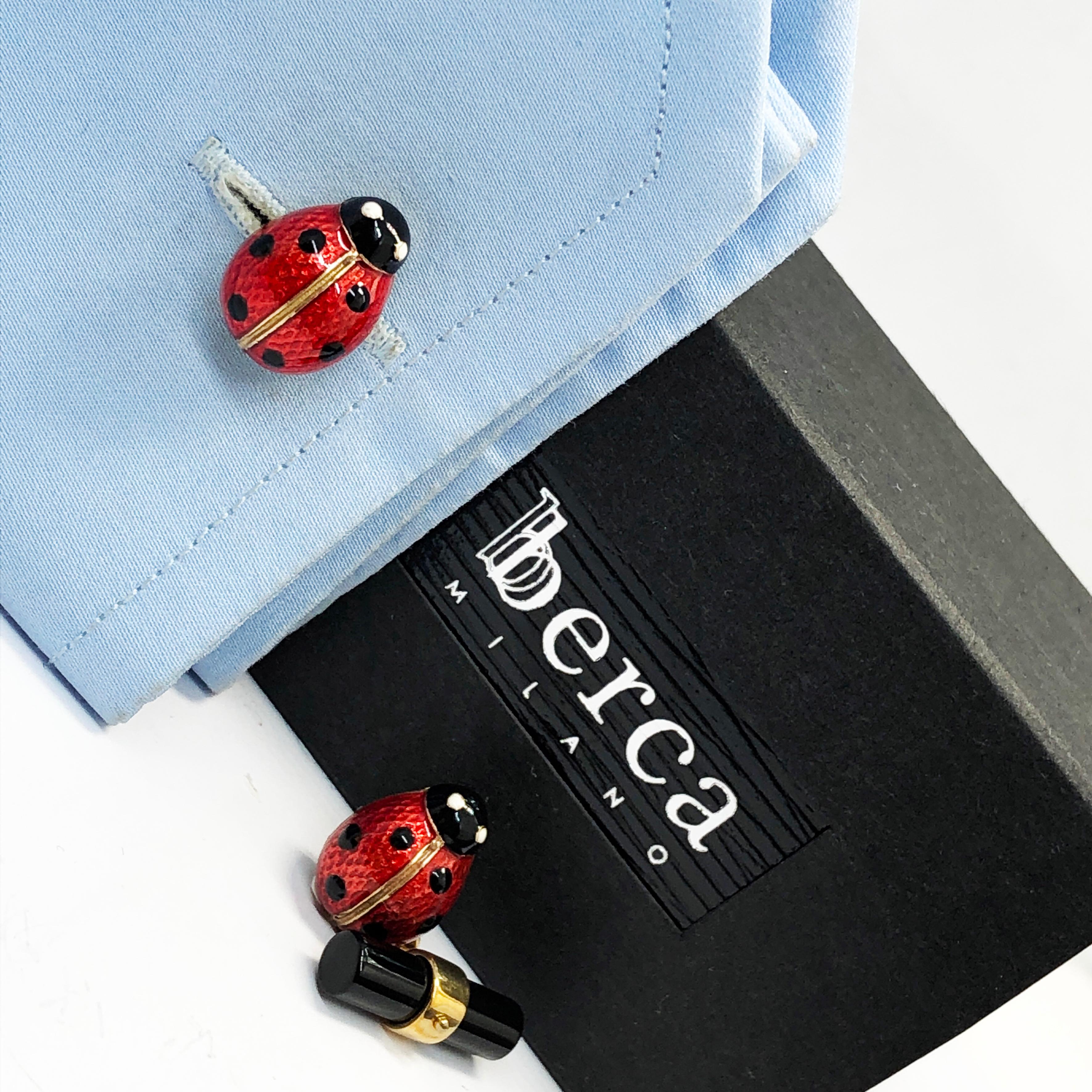 Hand Enamelled Ladybug Shaped Onyx Baton Back Yellow Gold Cufflinks In New Condition In Valenza, IT