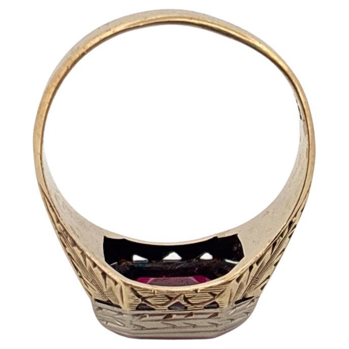 Handgravierter 14K Gelb & Weißgold Smaragdschliff 3,50ctw Synthetischer Rubin Ring im Angebot 1