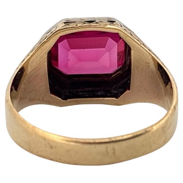 Handgravierter 14K Gelb & Weißgold Smaragdschliff 3,50ctw Synthetischer Rubin Ring im Angebot 2