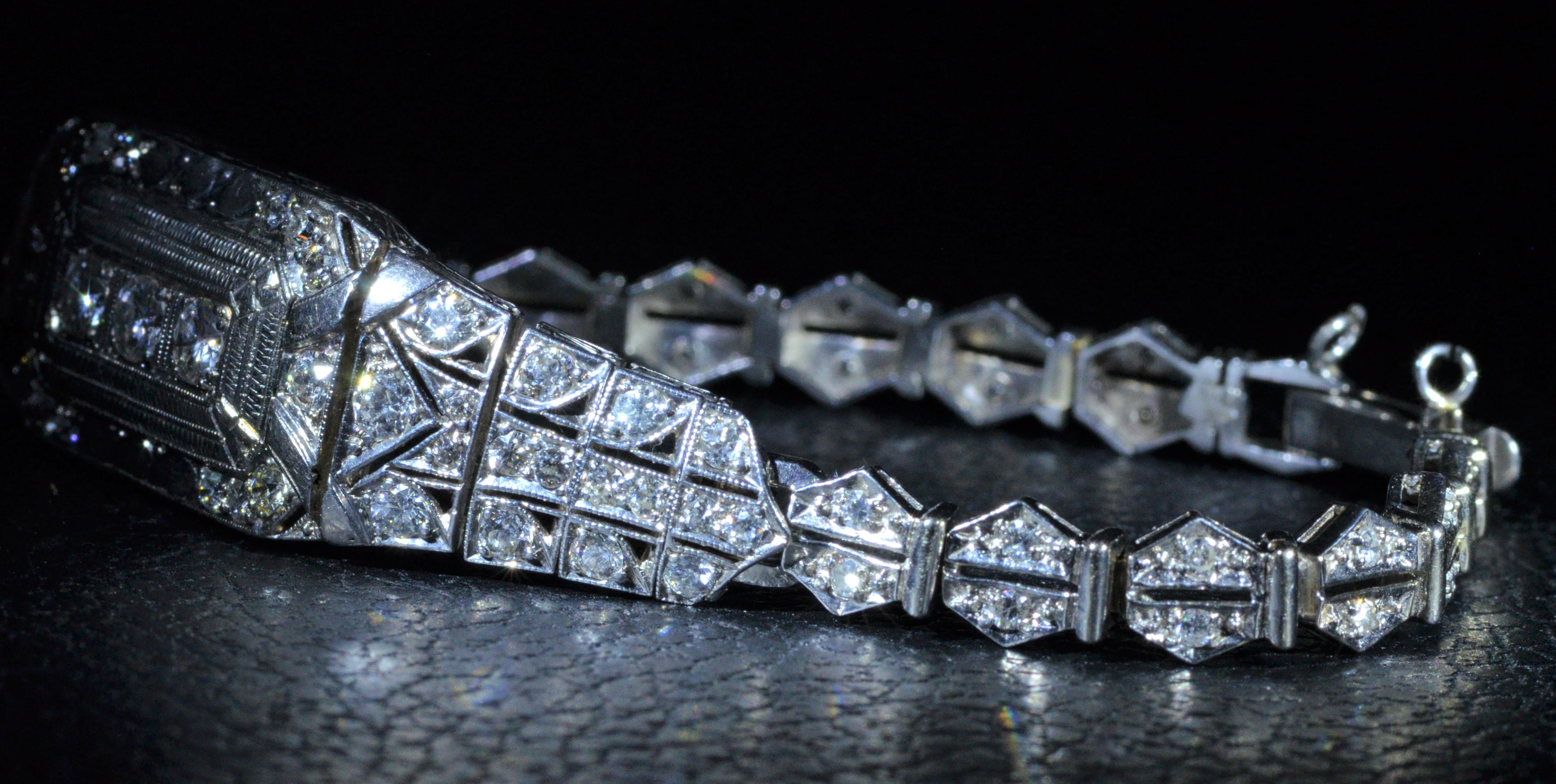 Art Deco Hand Engraved Filigree Bracelet Set with 2 Carat Total Weight in Diamonds For Sale