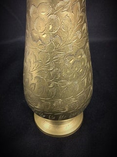 Hand-Engraved Gilded Vase "India" – Elegant Vintage Decor - 2Y85