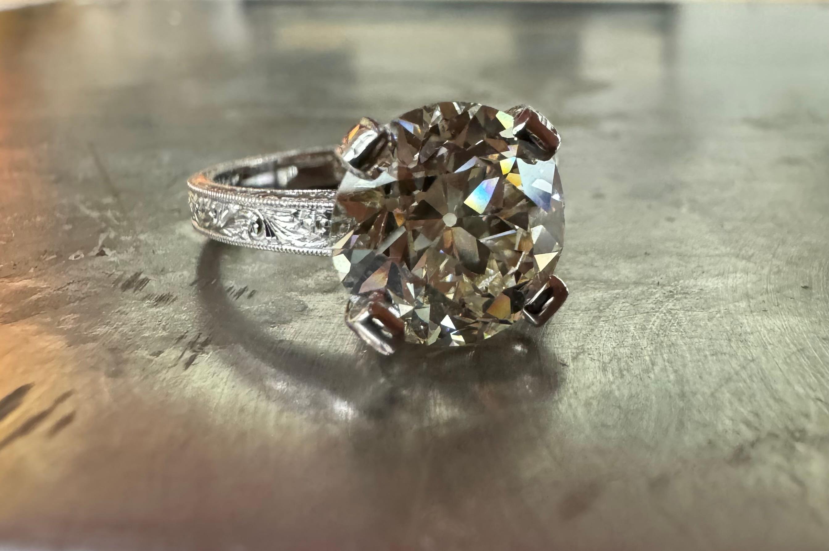Hand Engraved Platinum Art Deco 3.77 Carat Old European Diamond Engagement Ring For Sale 1