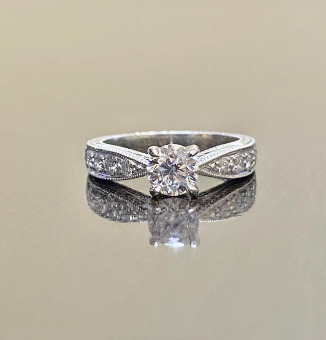 Handgravierter Platin-Verlobungsring mit GIA-zertifiziertem rundem F-Diamant im Angebot 7