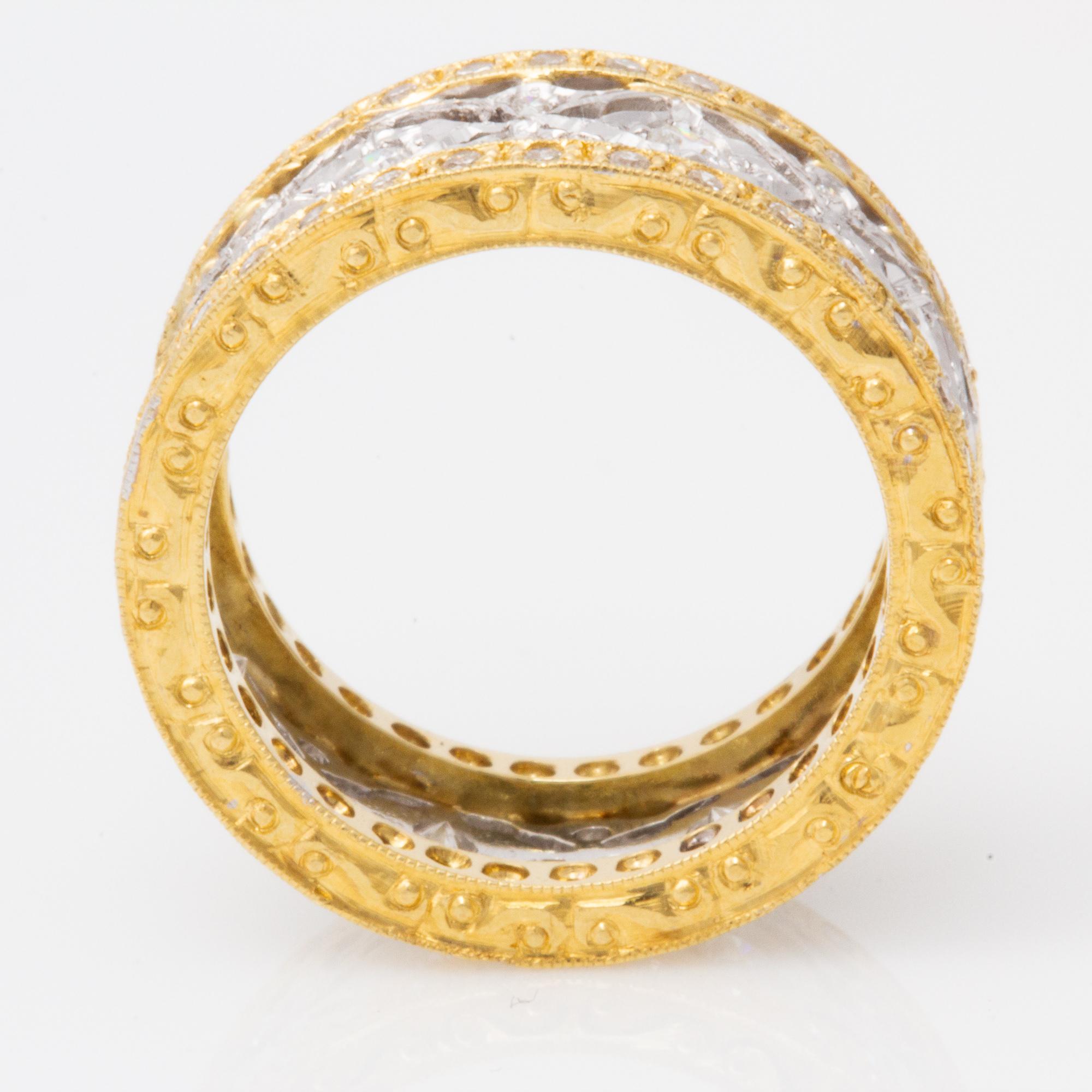 Hand-Engraved Two-Tone 18 Karat Gold and Diamond Ring For Sale 2