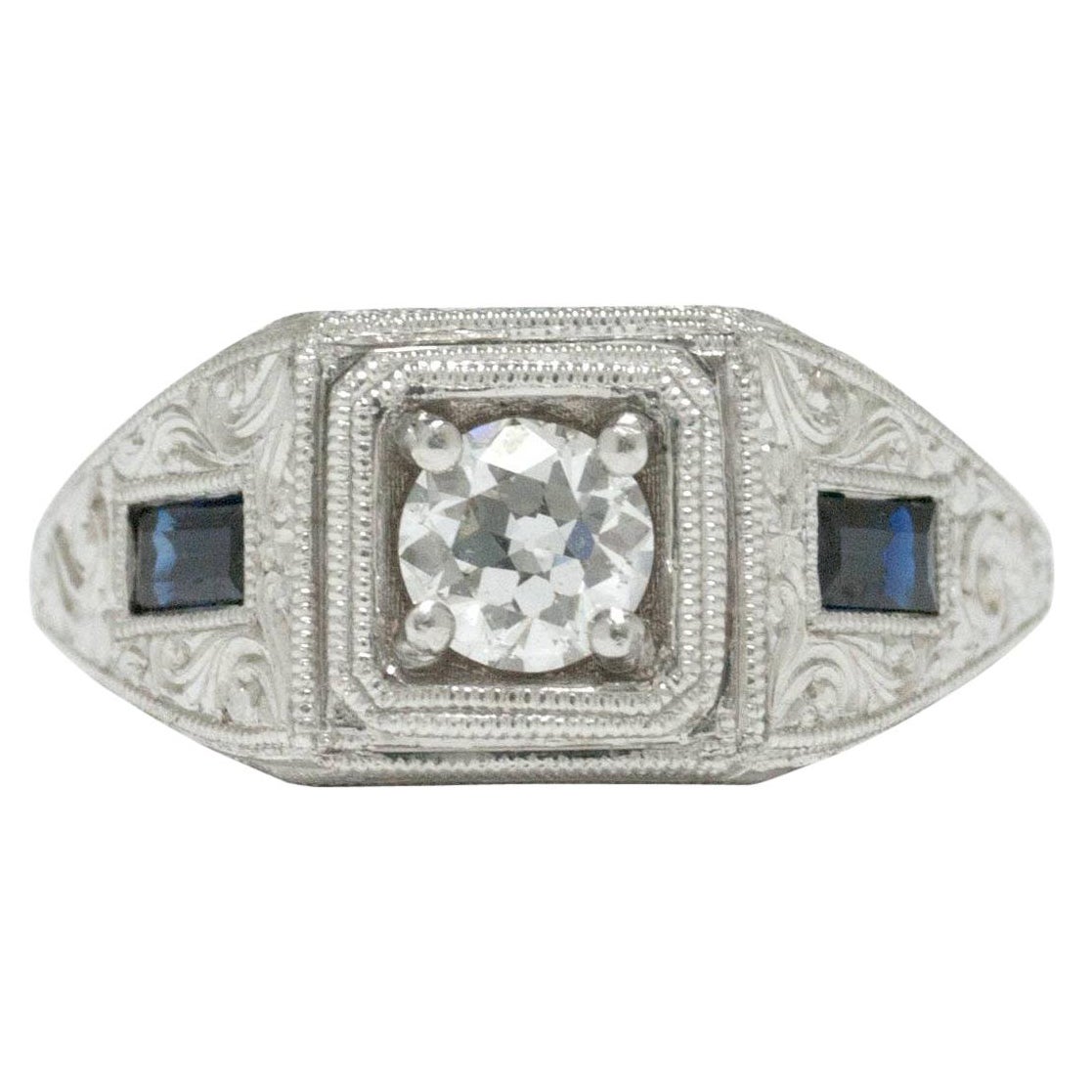 Handgravierter Vintage-Verlobungsring mit alteuropäischem Diamant-Saphir