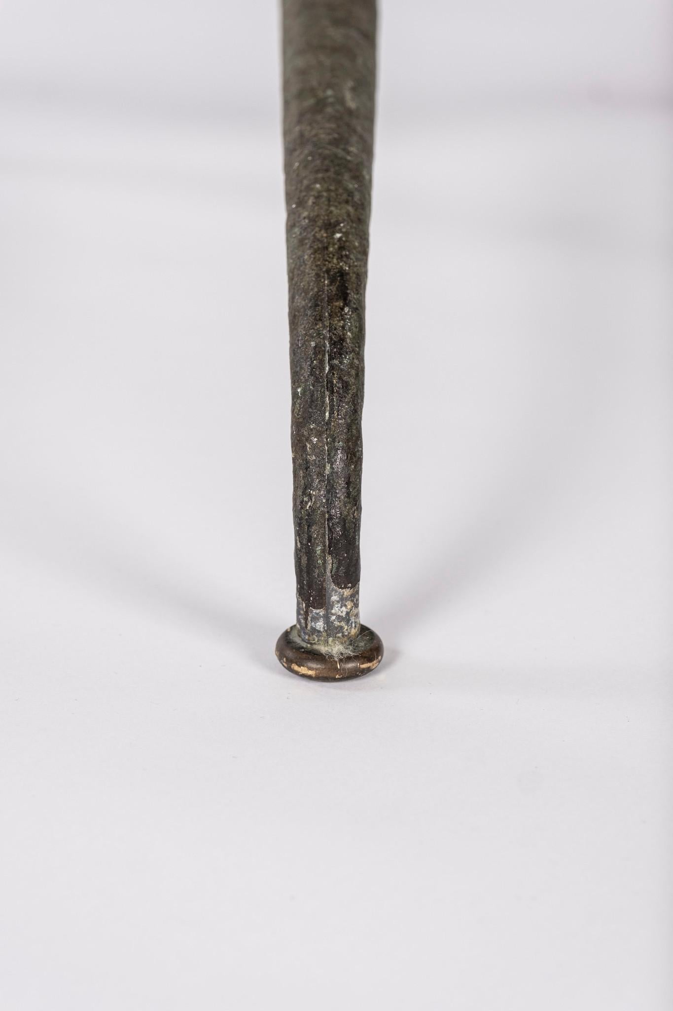 Table Cocktail en bronze forgé à la main et verre en vente 1