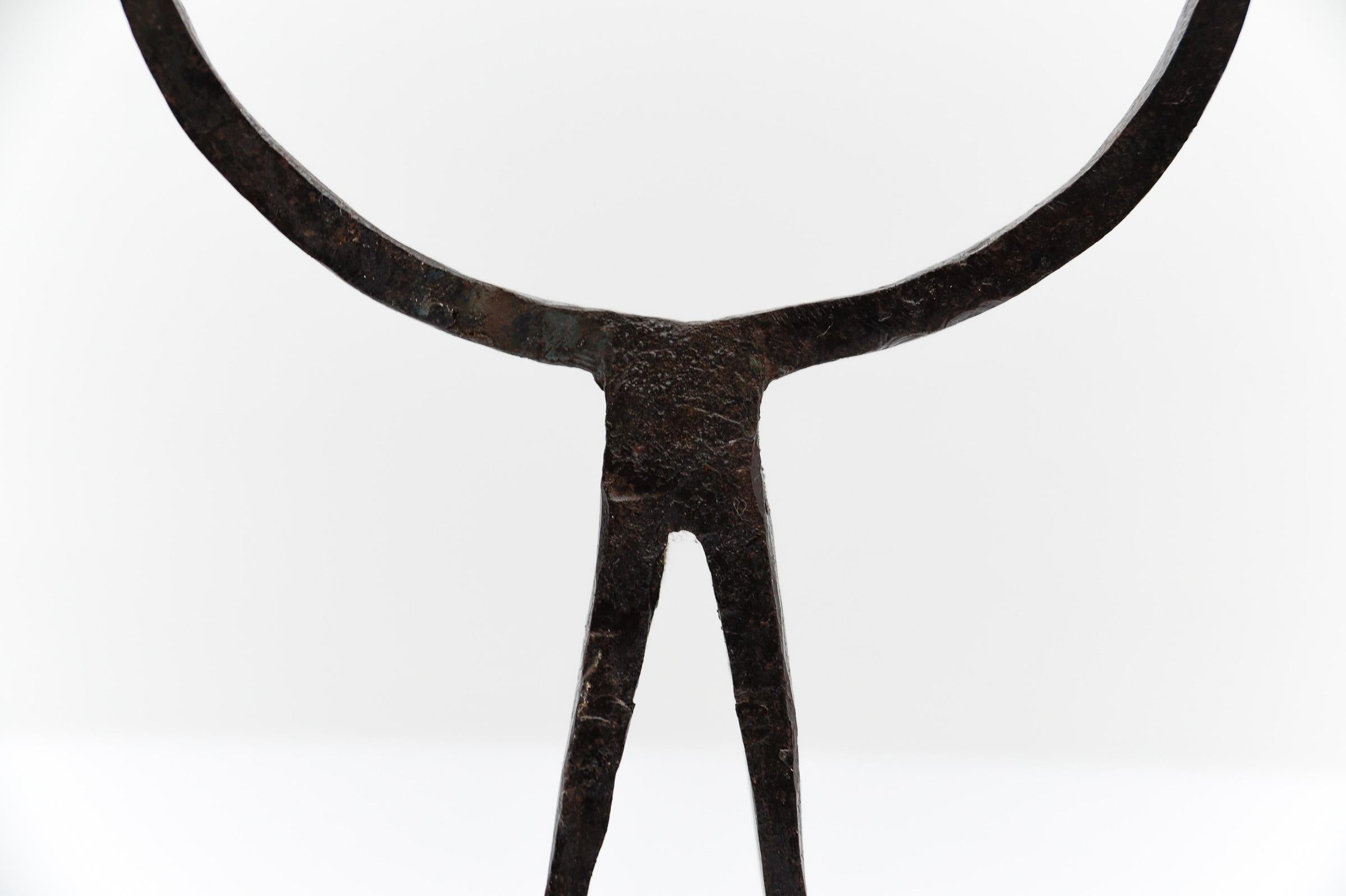 Handgeschmiedeter brutalistischer Eisen-Kerzenhalter, 1960er Jahre Österreich (Metall) im Angebot