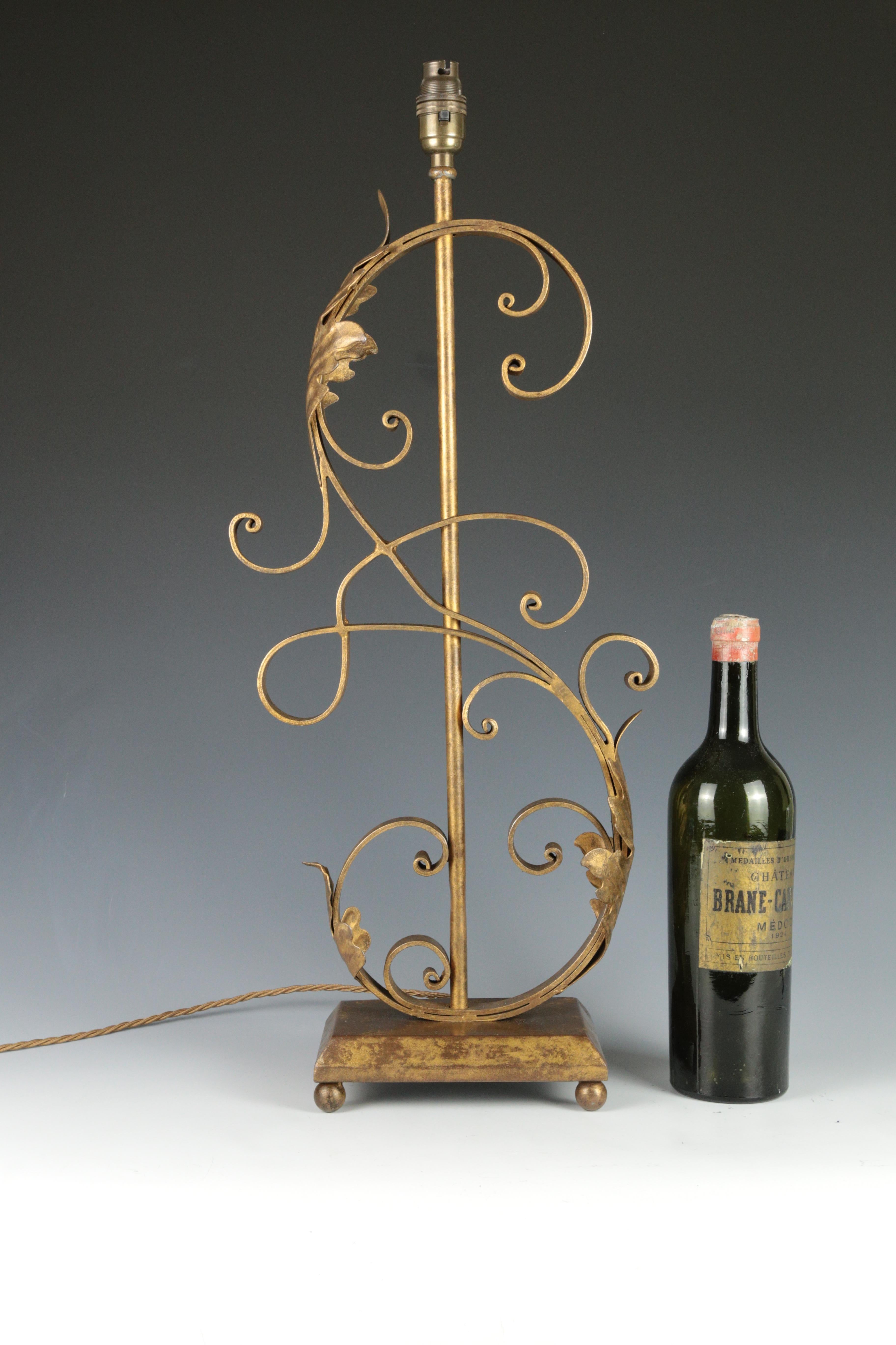 Lampe de table sur mesure forgée à la main par un designer Bon état - En vente à Lincoln, GB