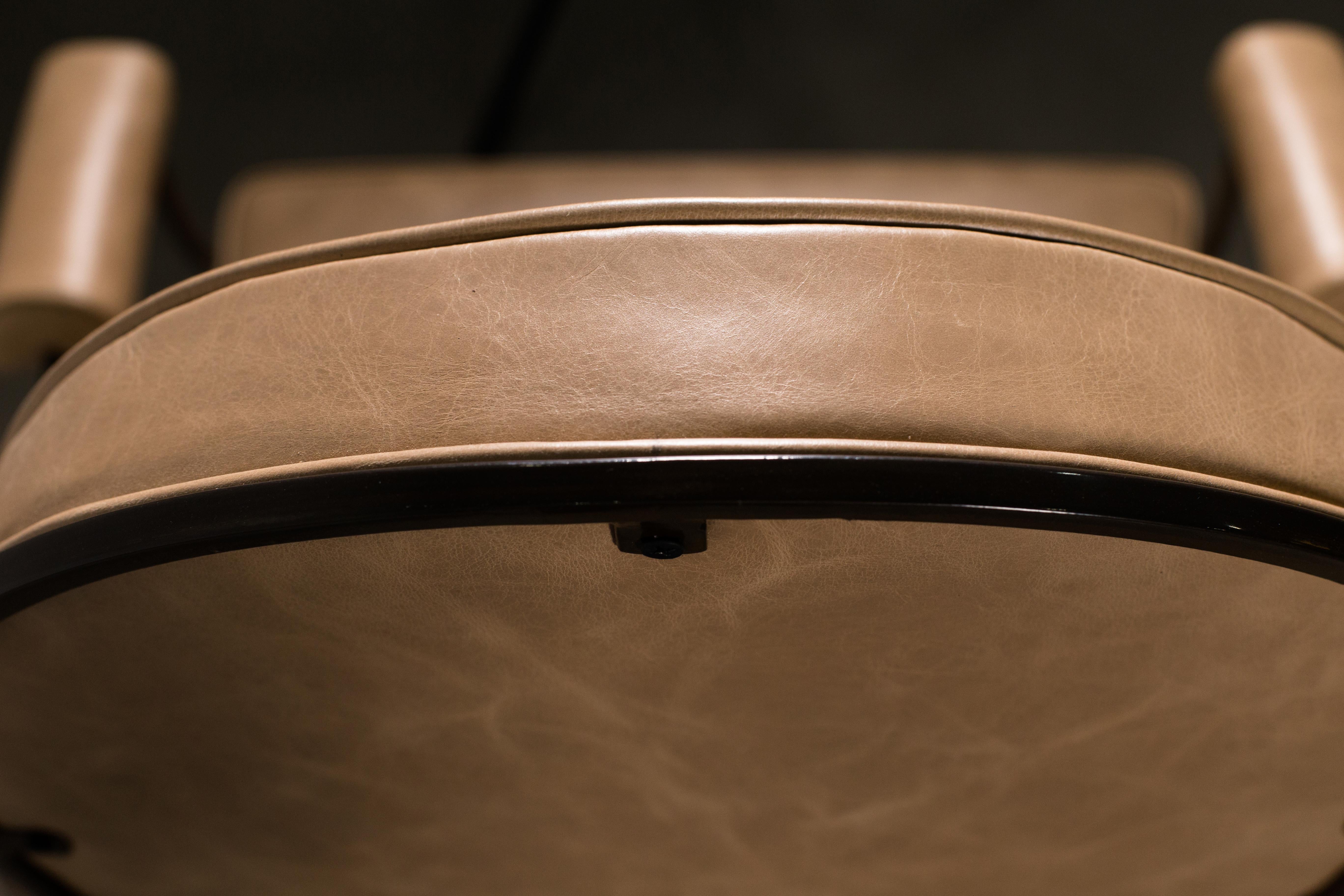 Handgeschmiedeter Stuhl aus Eisen und Leder von Costantini im Stil von Andre Arbus im Angebot 4