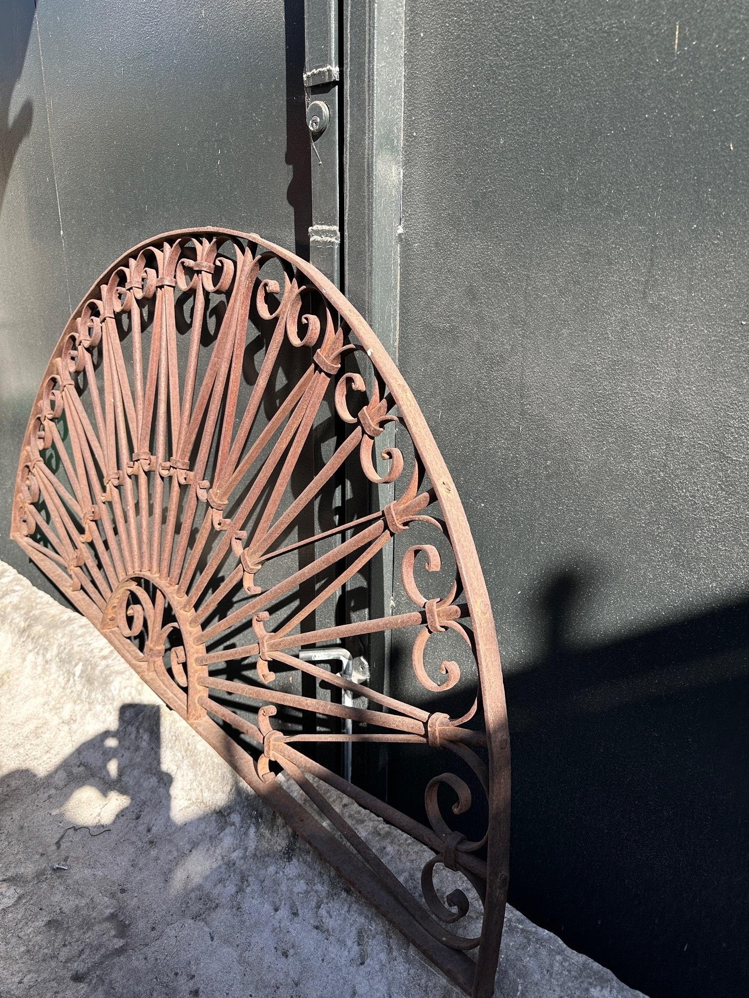Panneau de tête de lit d'entrée espagnol ancien en fer forgé à la main Los Angeles Dealer CA en vente 2