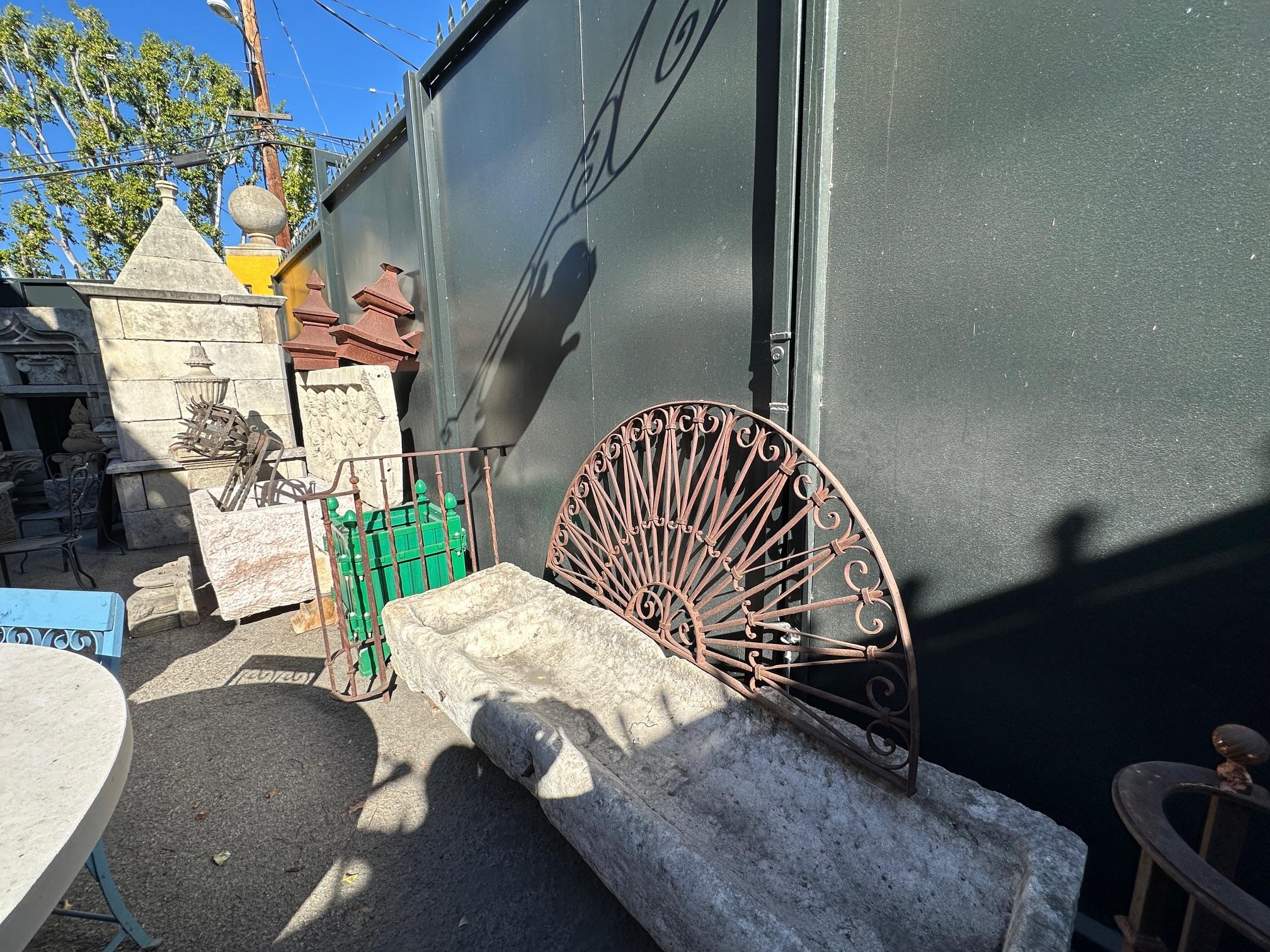 Panneau de tête de lit d'entrée espagnol ancien en fer forgé à la main Los Angeles Dealer CA en vente 4